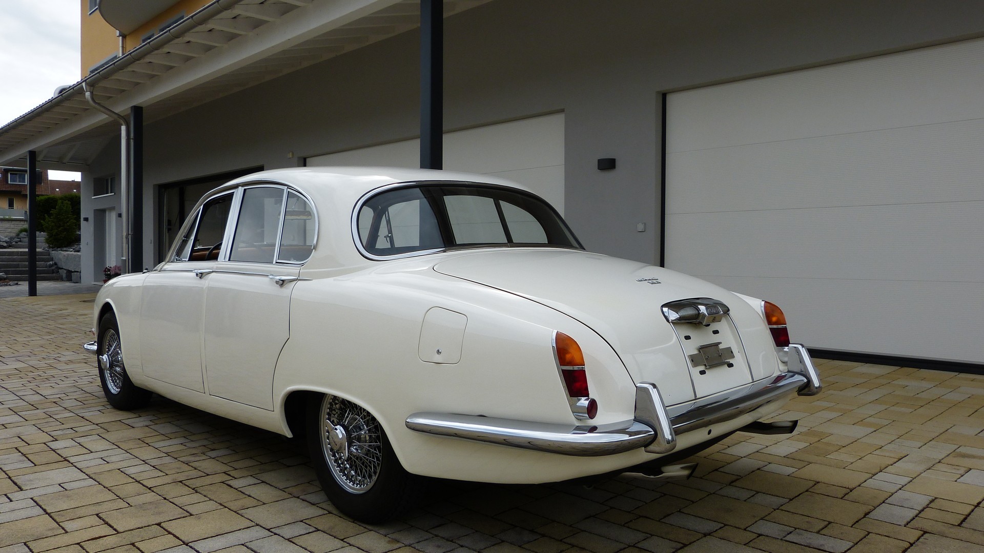 JAGUAR 3.8 S-image-1