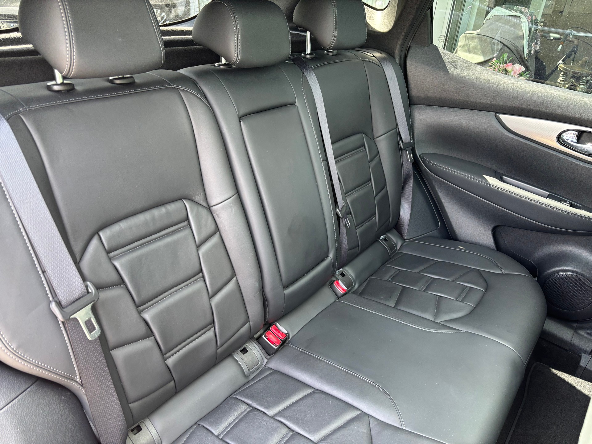 NISSAN Qashqai 1.7 dCi tekna+ 4x4-image-6