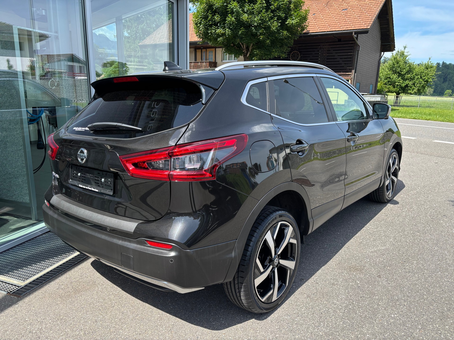 NISSAN Qashqai 1.7 dCi tekna+ 4x4-image-3