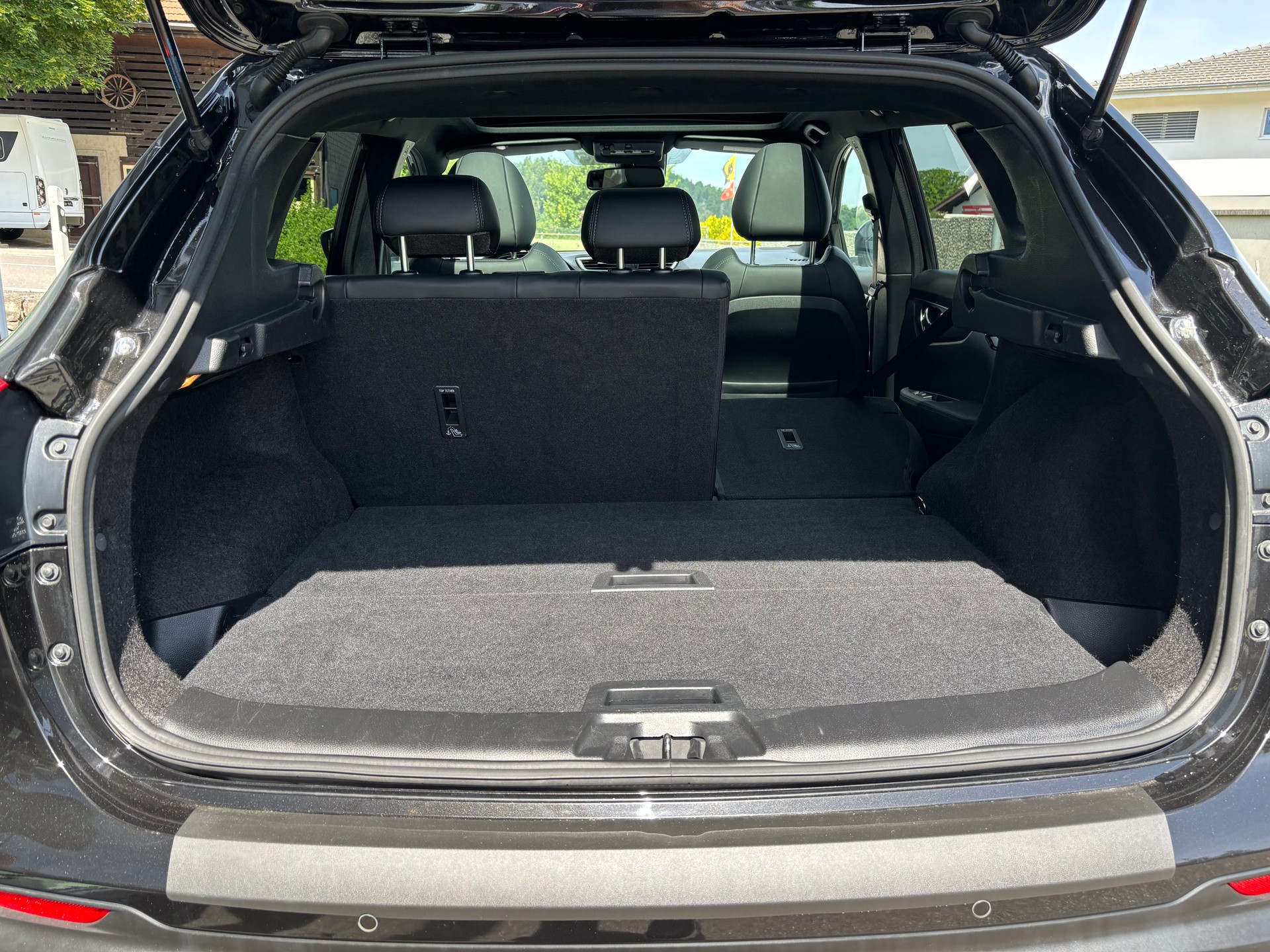 NISSAN Qashqai 1.7 dCi tekna+ 4x4-image-5