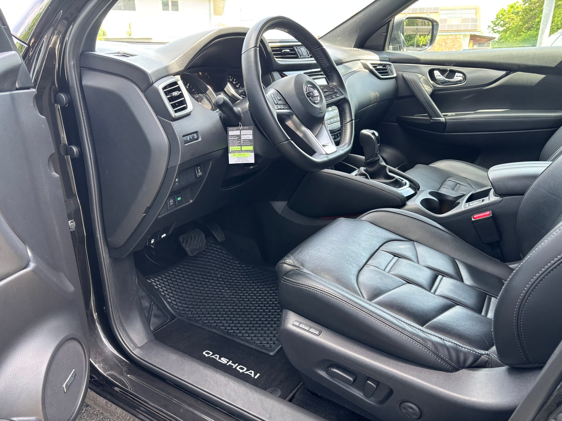 NISSAN Qashqai 1.7 dCi tekna+ 4x4-image-10