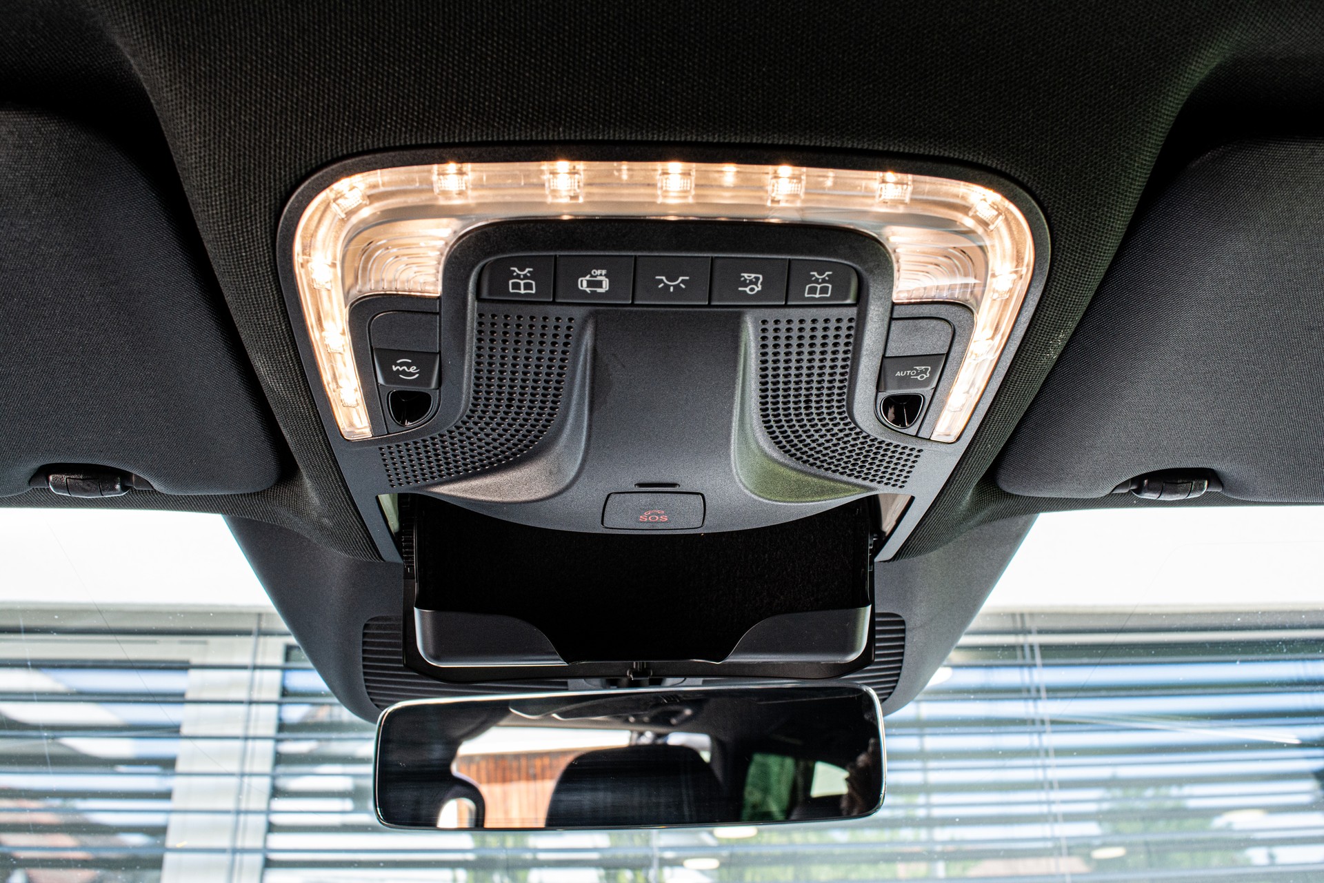 MERCEDES-BENZ V 300 d extralang Avantgarde 4Matic 9G-Tronic-image-17