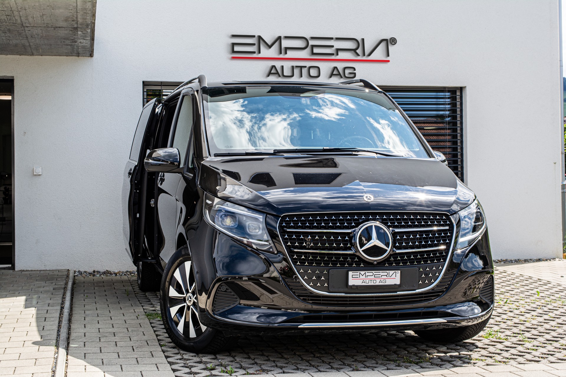 MERCEDES-BENZ V 300 d extralang Avantgarde 4Matic 9G-Tronic-showroom-element-1