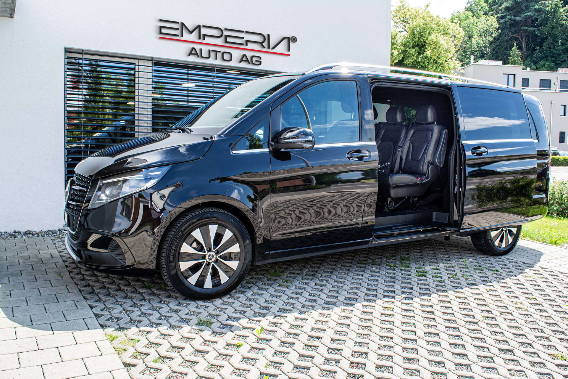 MERCEDES-BENZ V 300 d extralang Avantgarde 4Matic 9G-Tronic-image-8