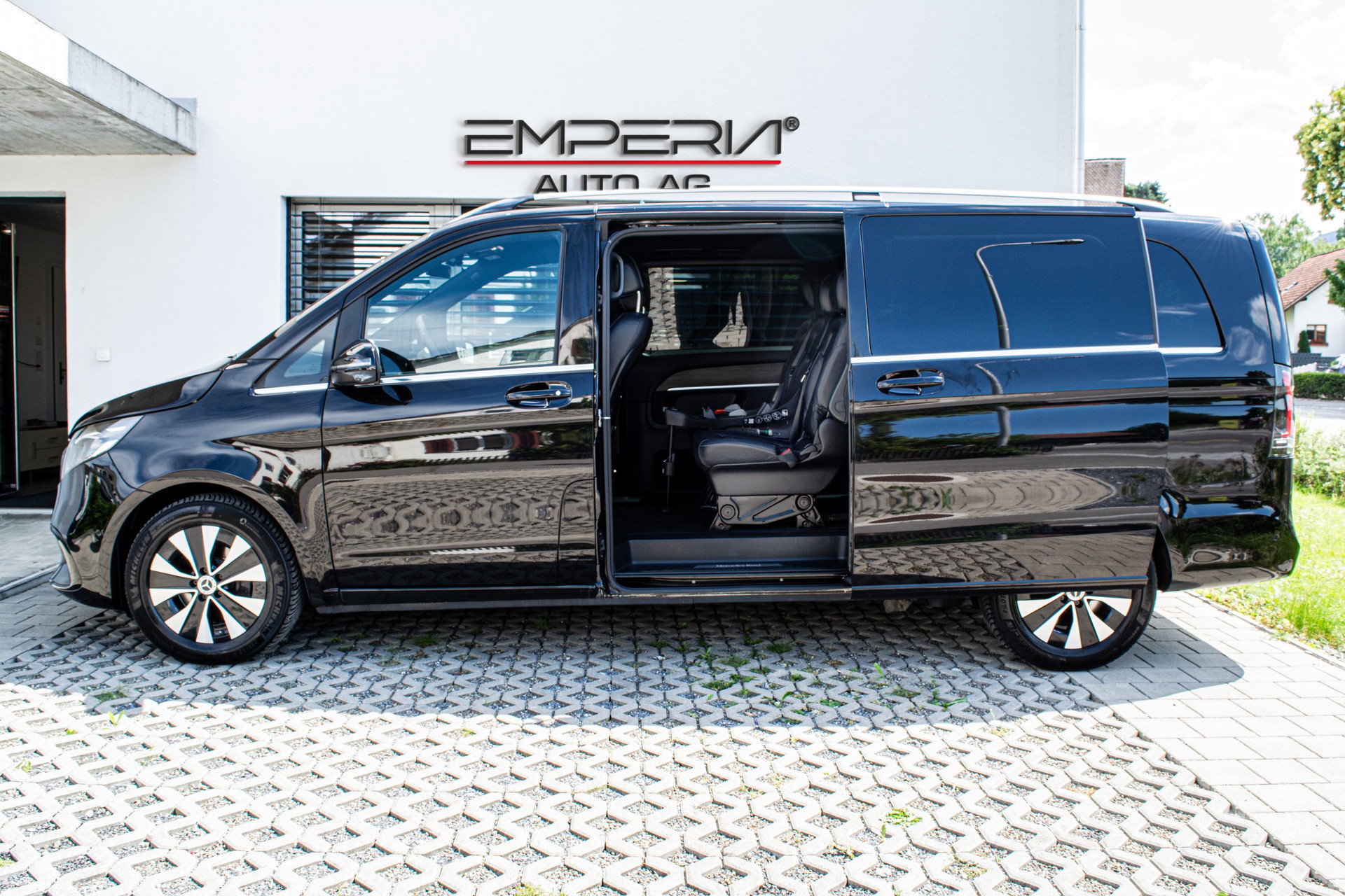MERCEDES-BENZ V 300 d extralang Avantgarde 4Matic 9G-Tronic-image-6