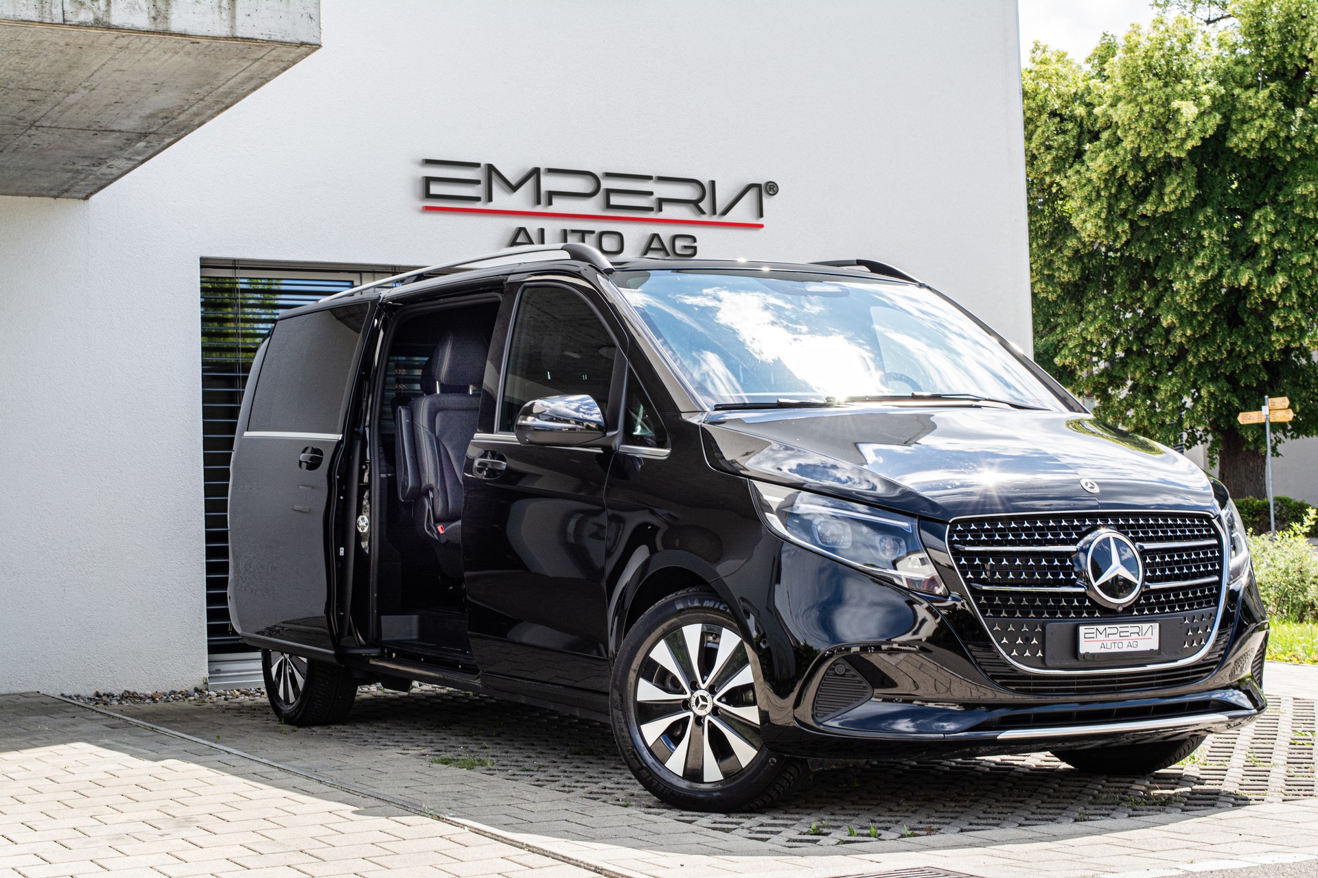 MERCEDES-BENZ V 300 d extralang Avantgarde 4Matic 9G-Tronic-showroom-element-2