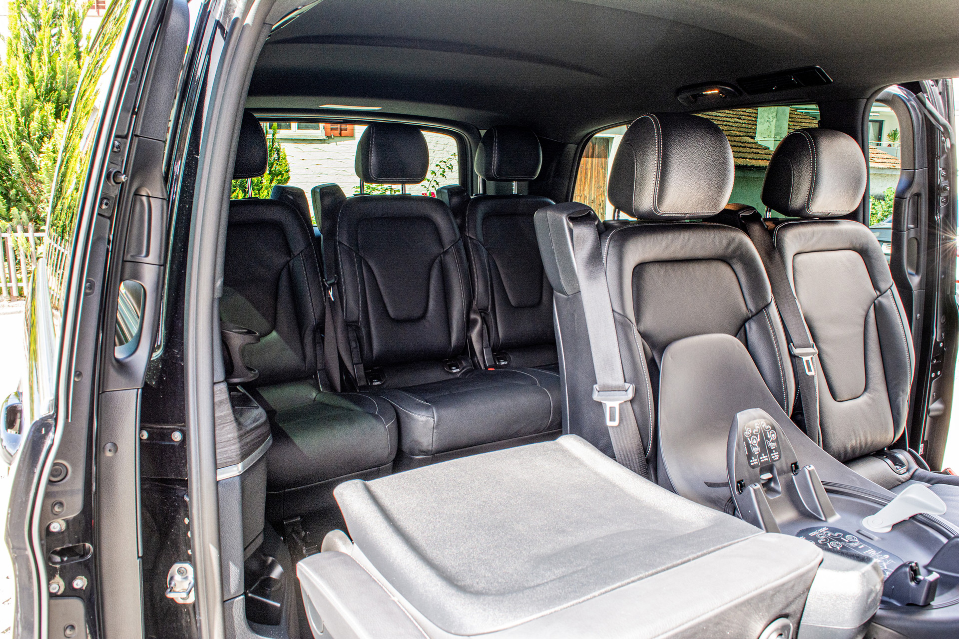 MERCEDES-BENZ V 300 d extralang Avantgarde 4Matic 9G-Tronic-image-21