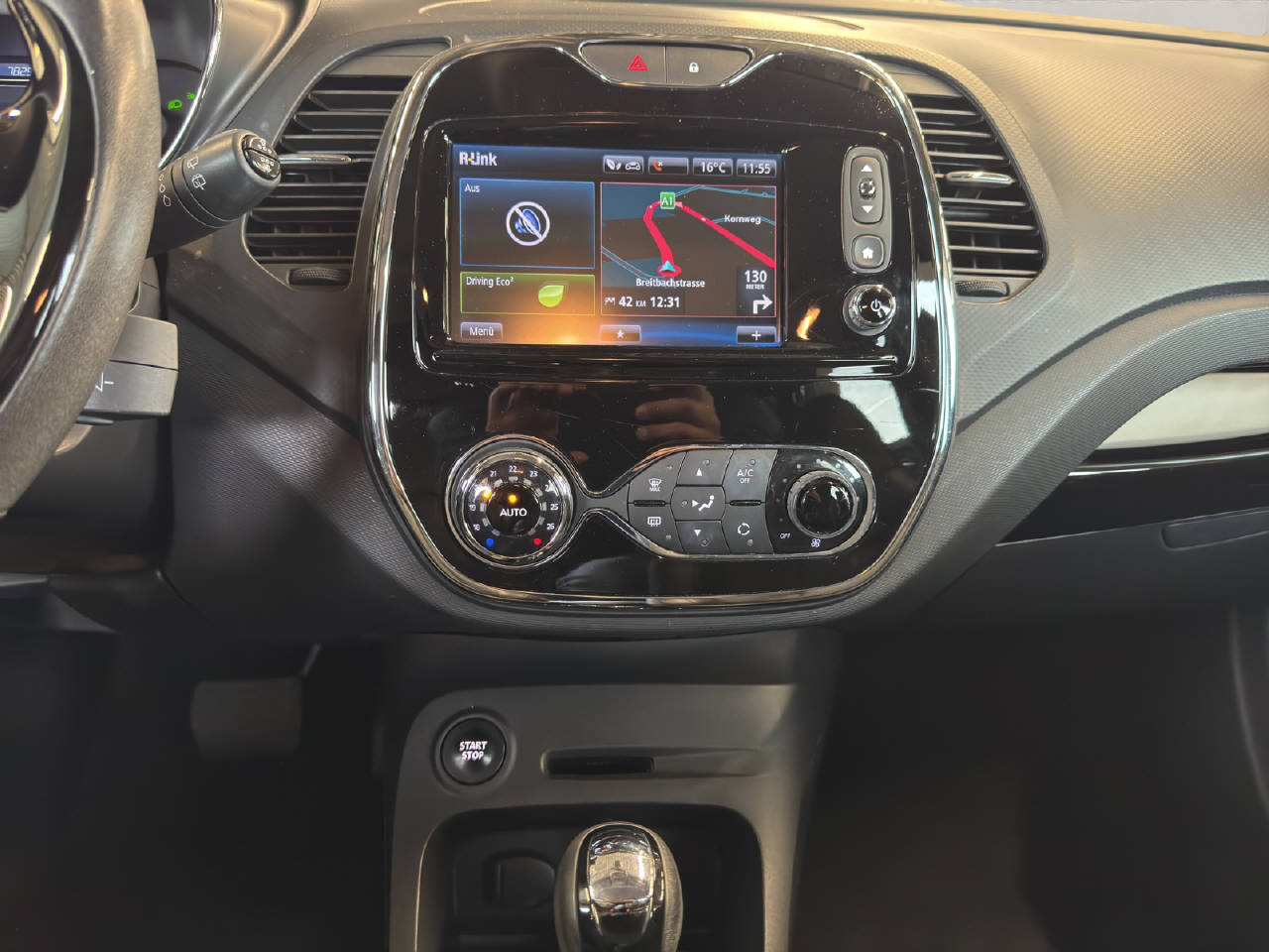 RENAULT Captur 1.2 TCe Intens EDC S/S-image-10