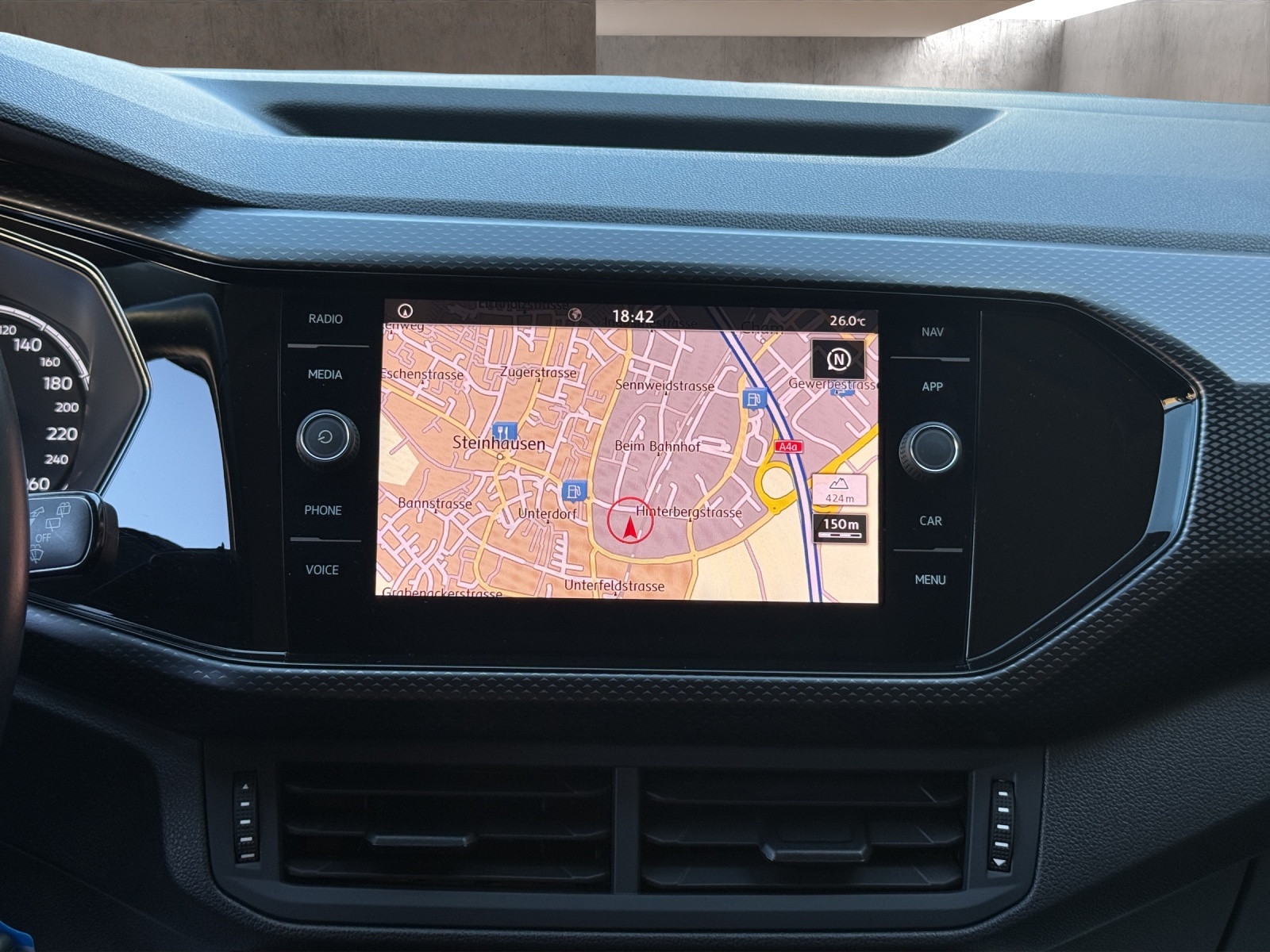VW T-Cross 1.0 TSI Life R-Line-image-15