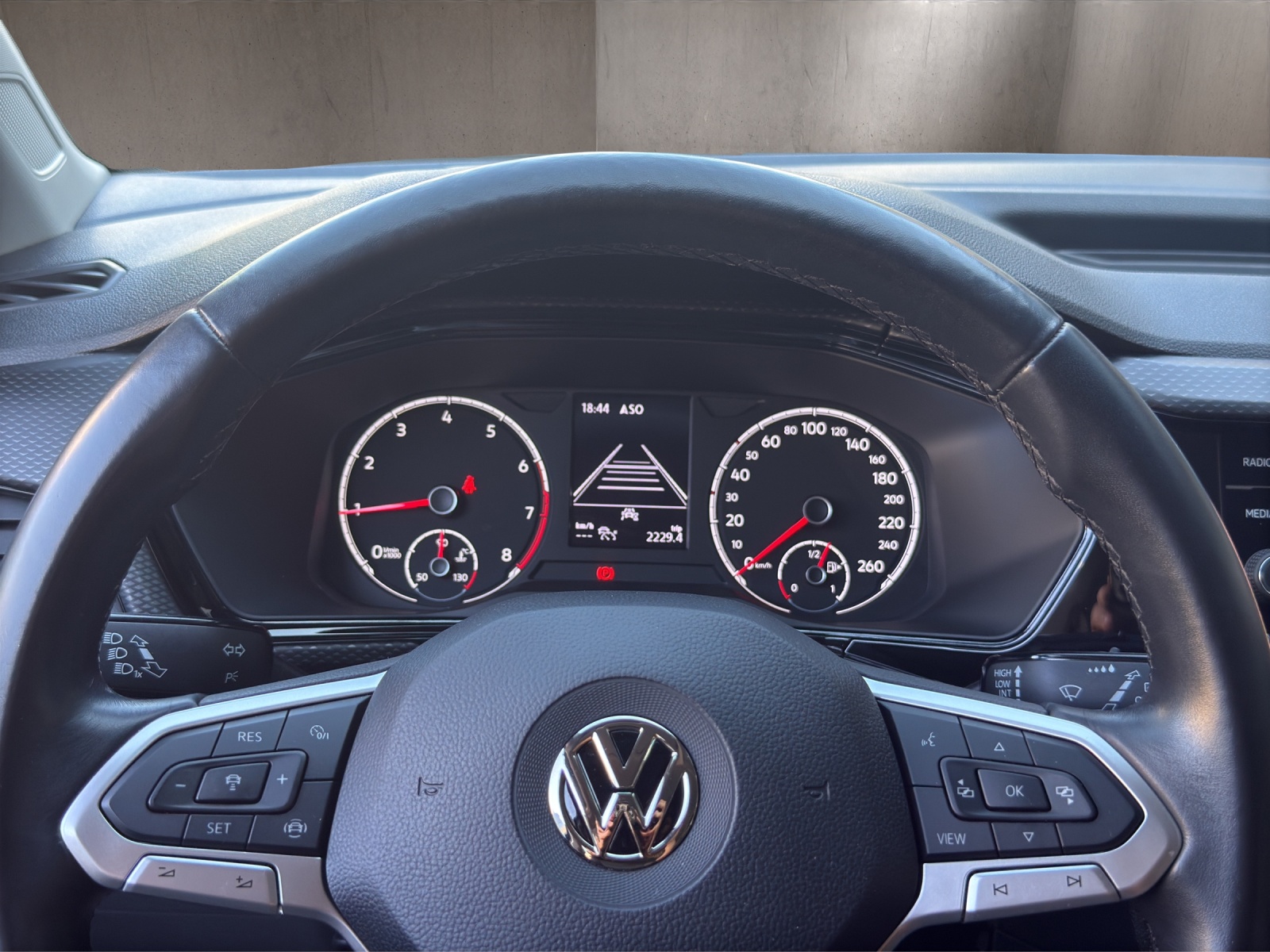 VW T-Cross 1.0 TSI Life R-Line-image-10