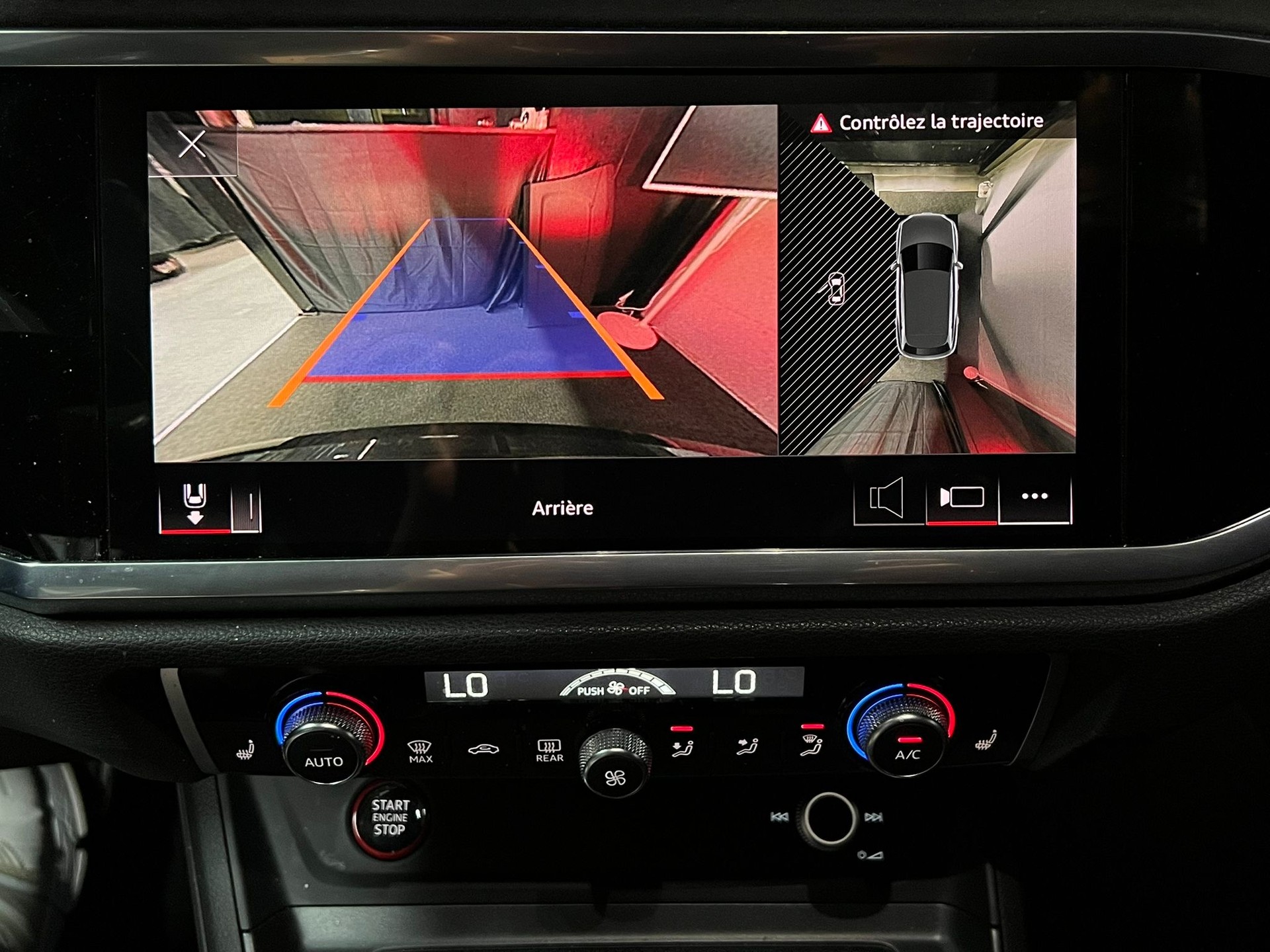 AUDI RS Q3 2.5 TFSI quattro S tronic * CH-Auto * All Black* Panoramadach* SonoS Sound *RS Sitzer * Carbon * Full Option-image-23