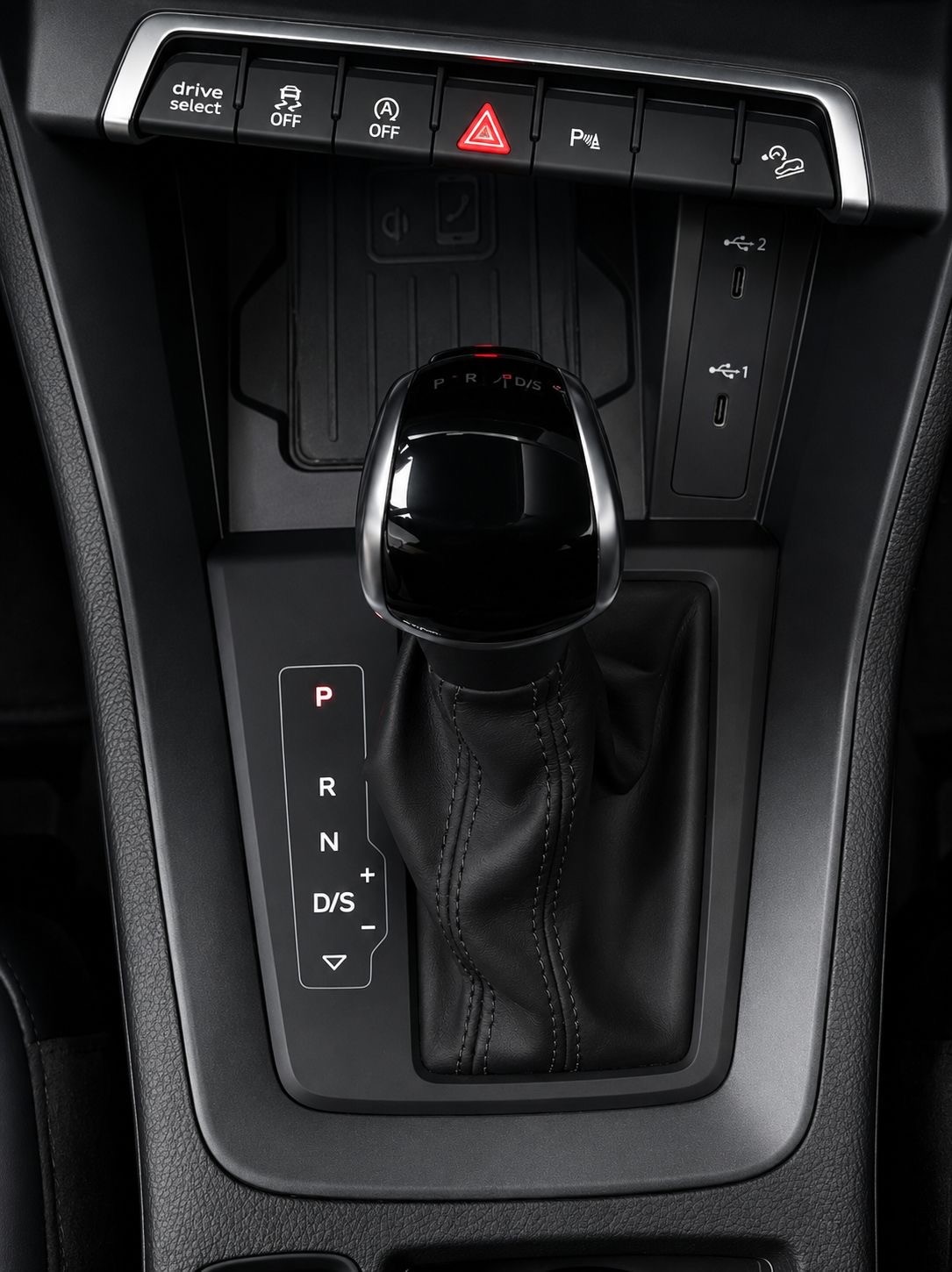 AUDI RS Q3 2.5 TFSI quattro S tronic * CH-Auto * All Black* Panoramadach* SonoS Sound *RS Sitzer * Carbon * Full Option-image-22