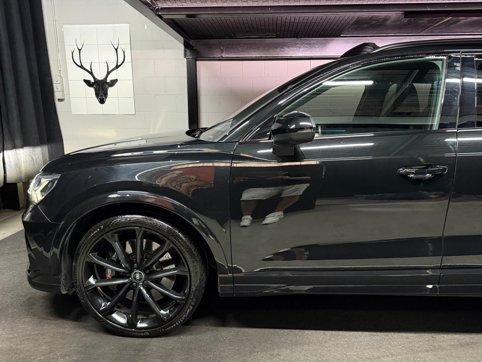 AUDI RS Q3 2.5 TFSI quattro S tronic * CH-Auto * All Black* Panoramadach* SonoS Sound *RS Sitzer * Carbon * Full Option-image-8