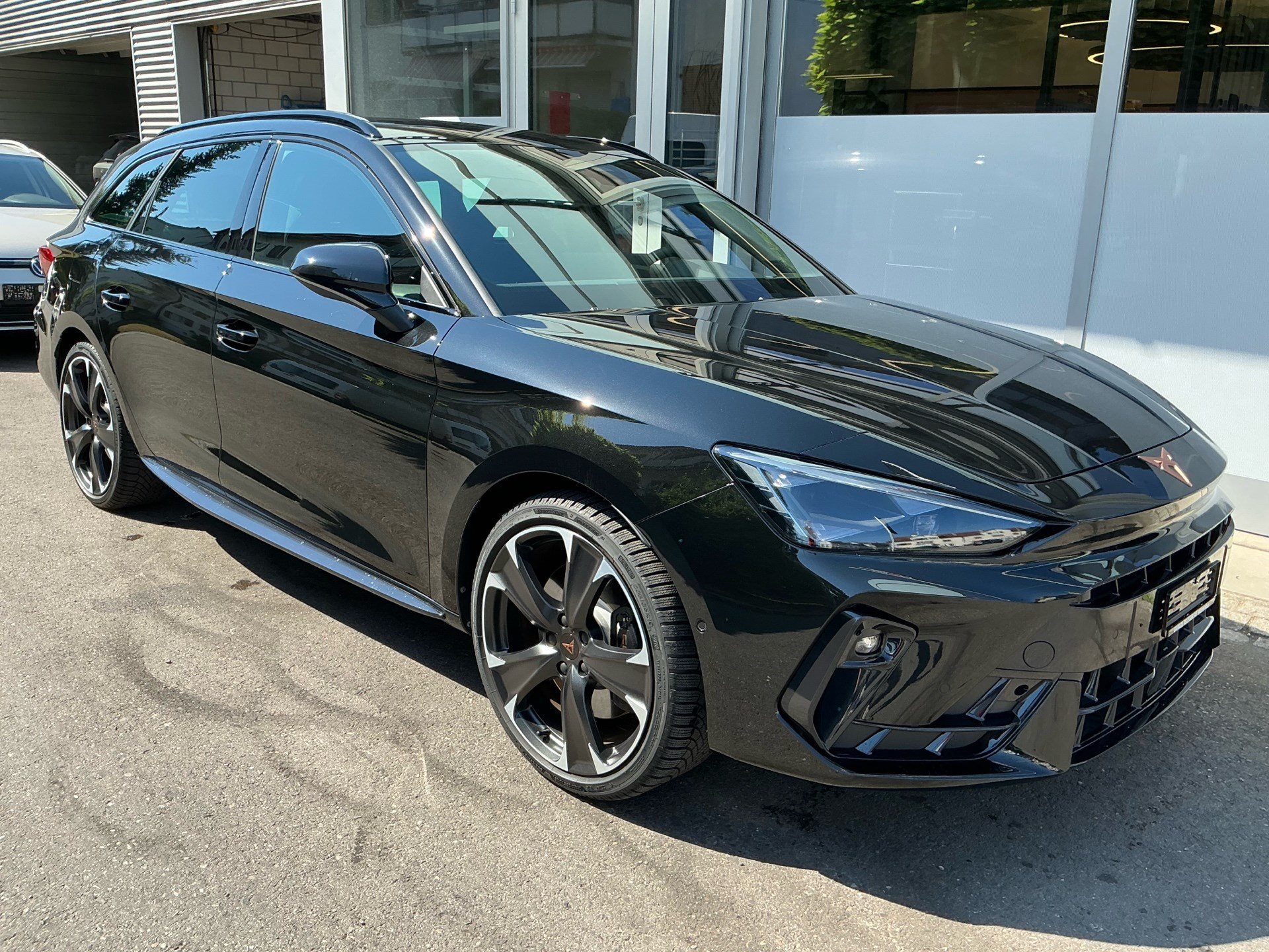 CUPRA Leon Sportstourer 1.5 e-Hybrid 272 PS VZ *** PURE PERFORMANCE PAKET ***-showroom-element-2