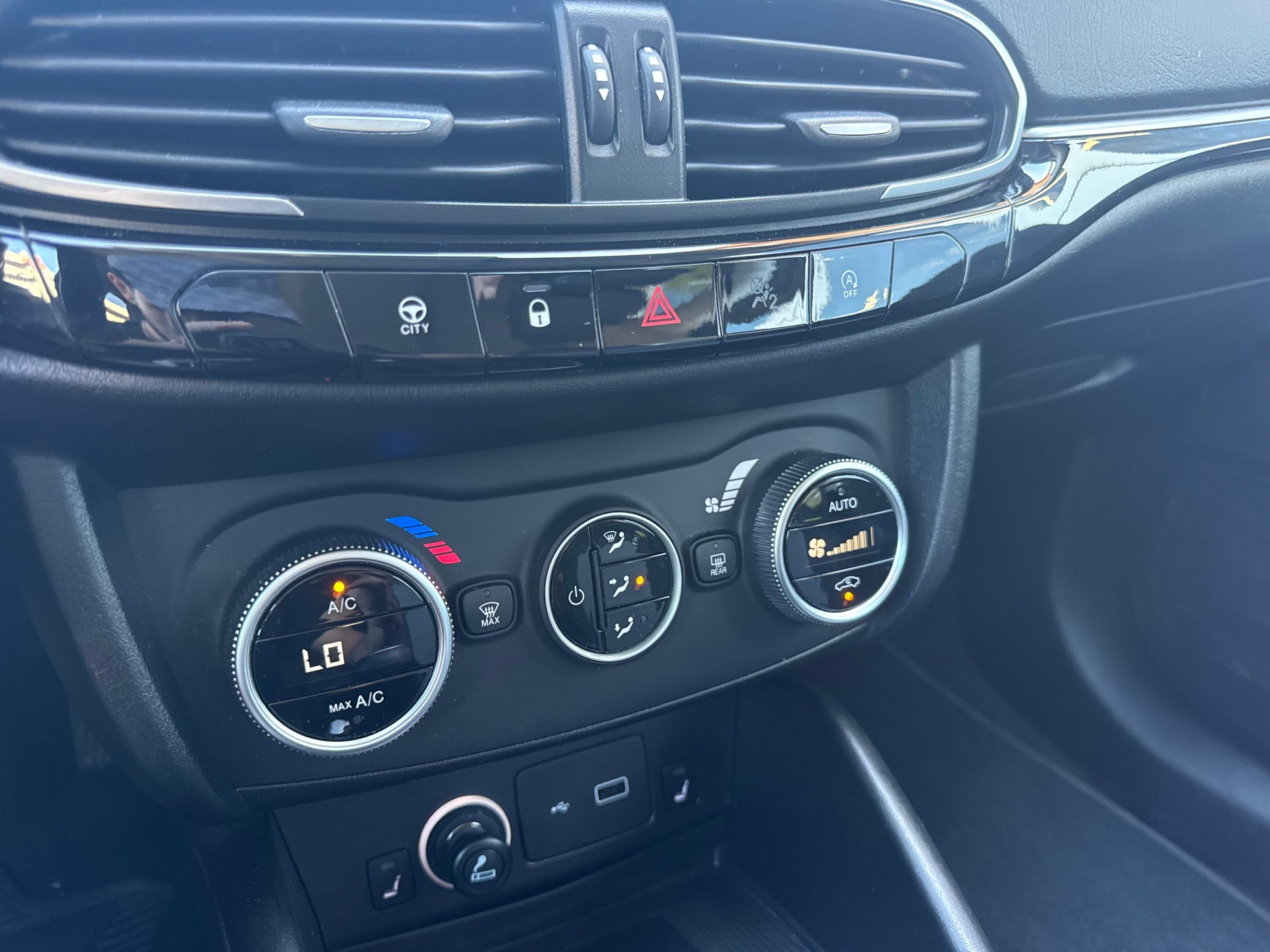 FIAT Tipo 1.0 T3 Cross-image-9