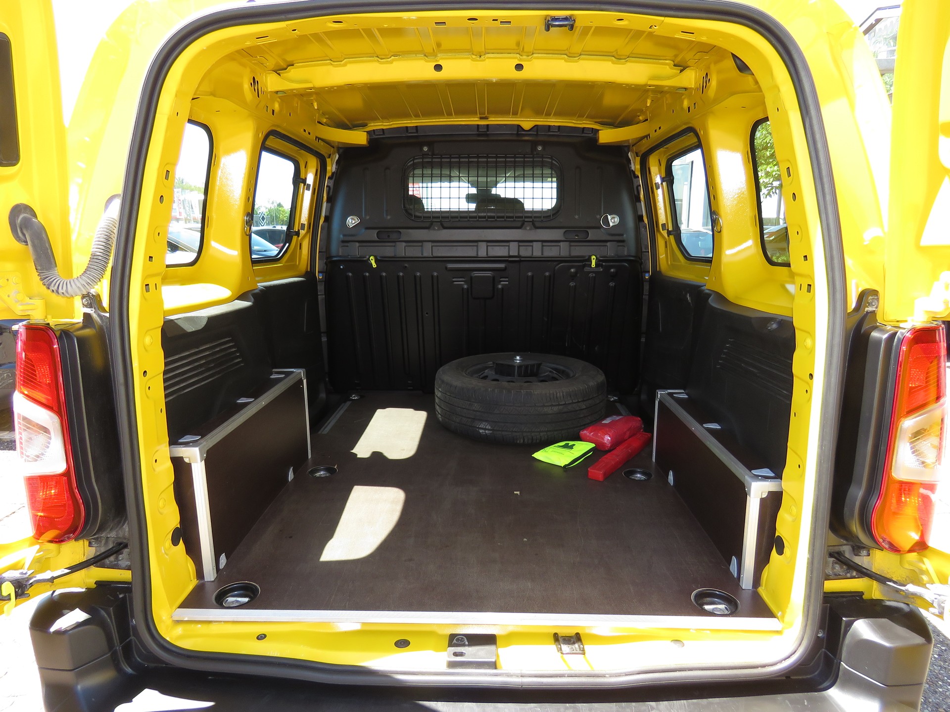 OPEL Combo Cargo 1.5 s/s 4x4 3-Plätzer, Nutzlast 640 kg-image-12