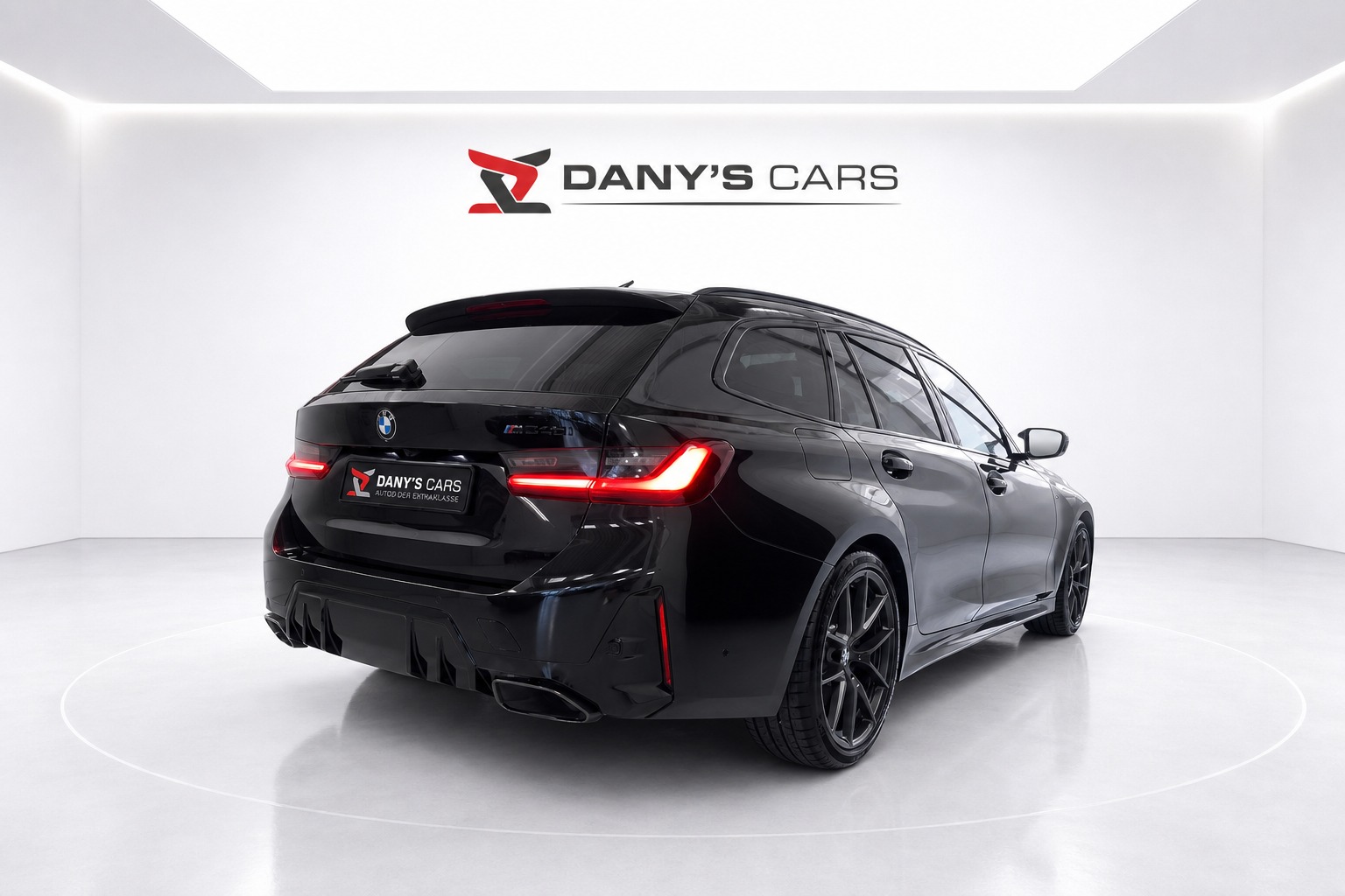 BMW M340i xDrive Touring M-Performance-showroom-element-3