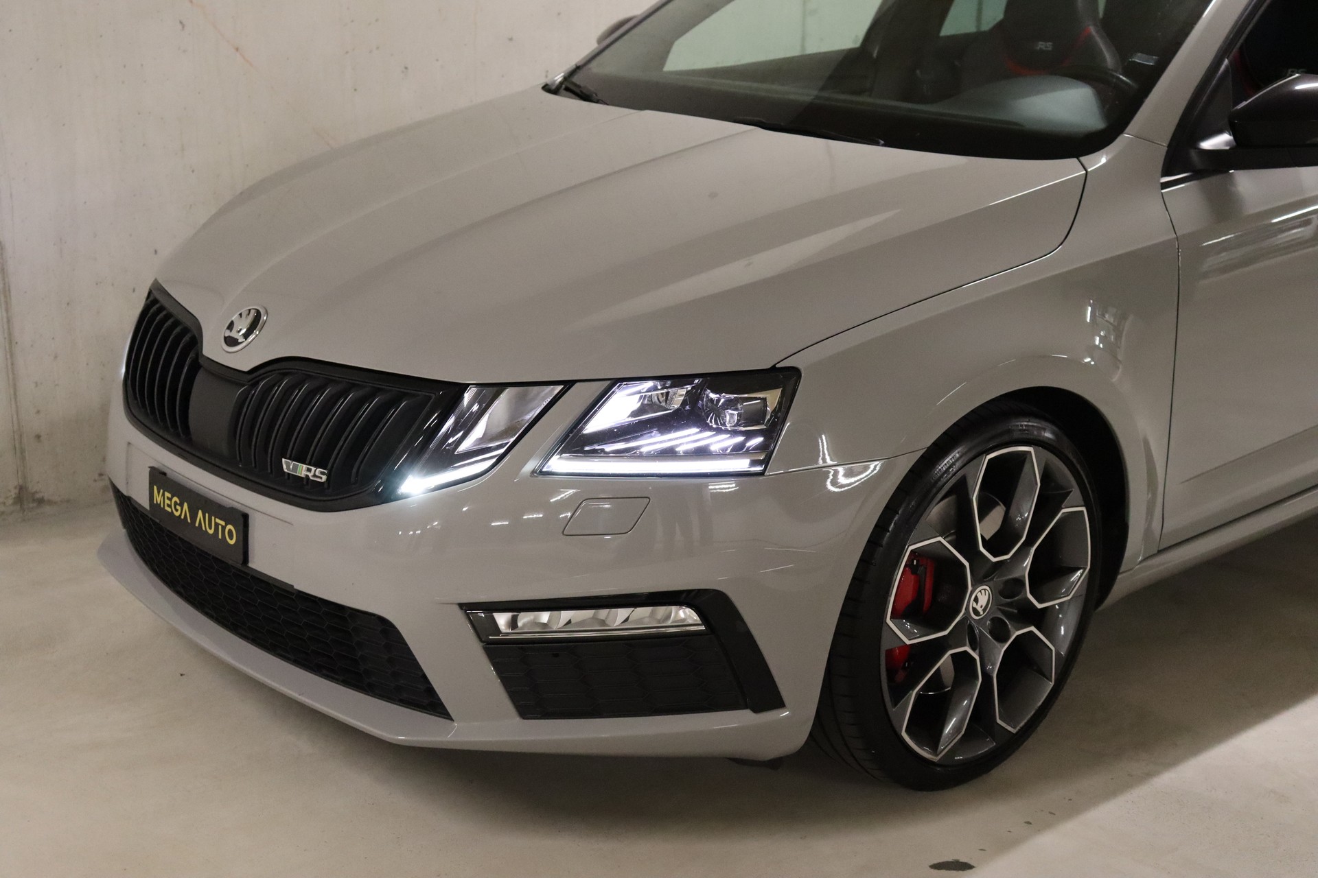SKODA Octavia Combi 2.0 TSI RS DSG-showroom-element-2
