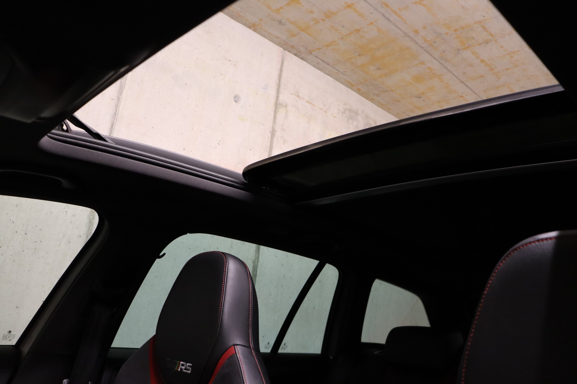 SKODA Octavia Combi 2.0 TSI RS DSG-image-13