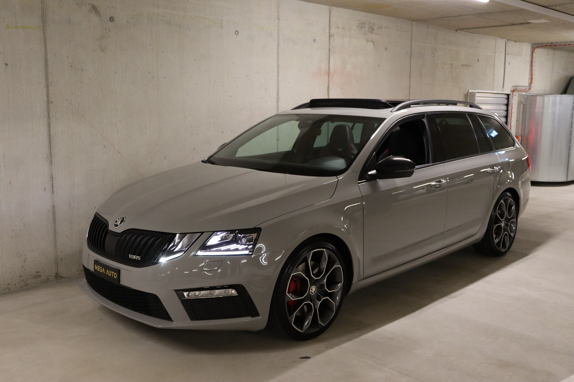 SKODA Octavia Combi 2.0 TSI RS DSG