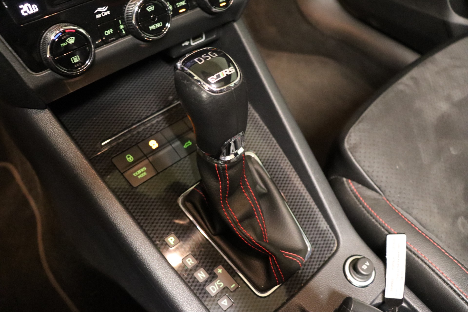 SKODA Octavia Combi 2.0 TSI RS DSG-image-19