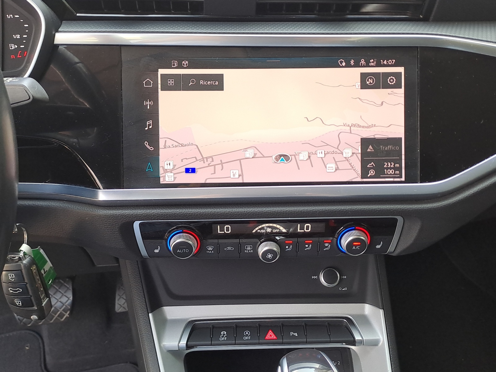 AUDI Q3 35 TDI quattro S-tronic-image-10