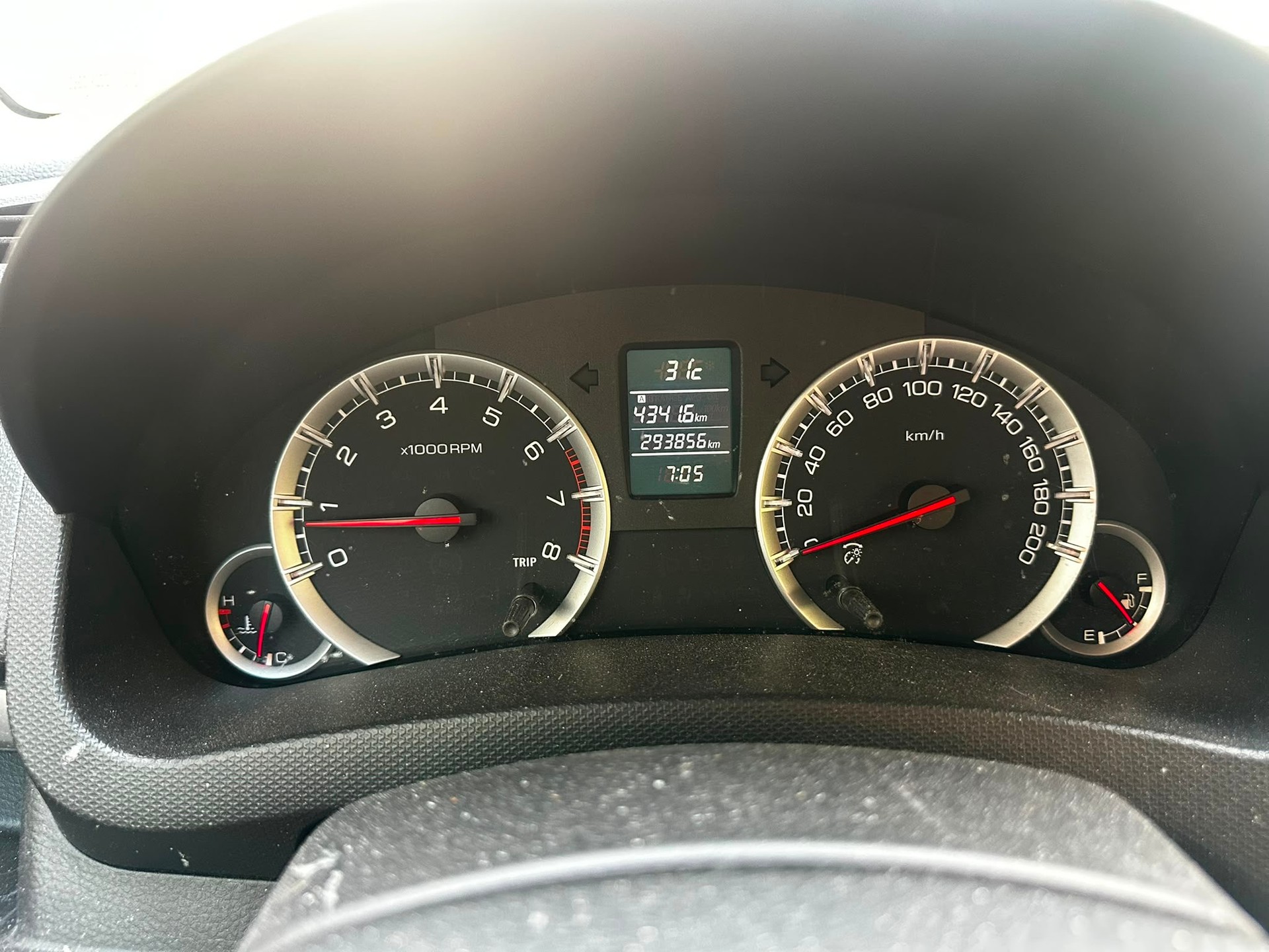 SUZUKI Swift 1.2i 16V GL 4x4-image-9