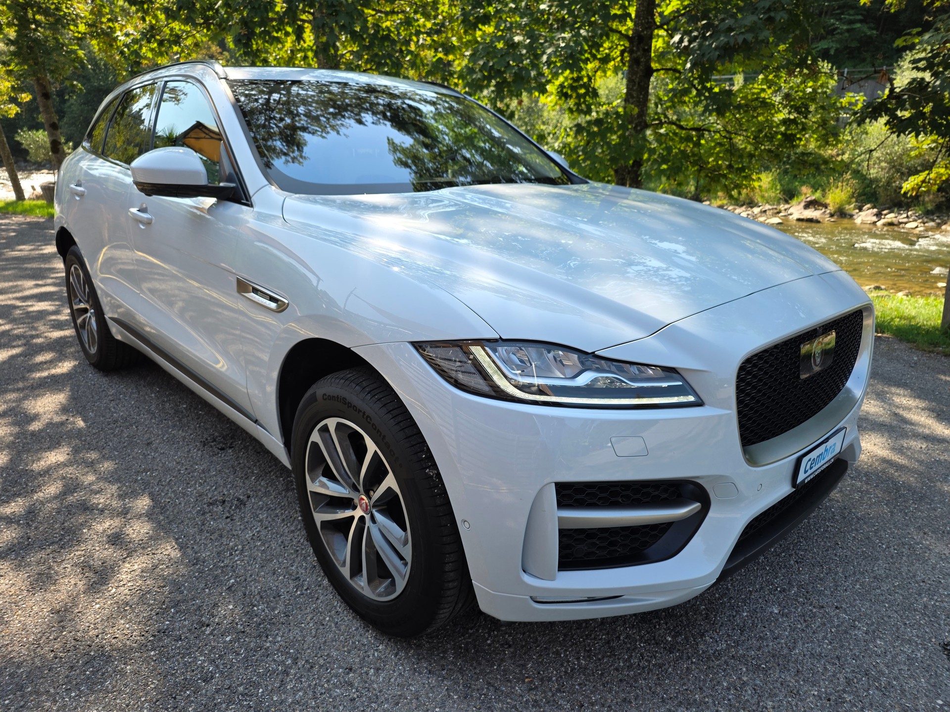 JAGUAR F-Pace 3.0 TD R-Sport AWD Automatik ☆☆☆ Inklusive frischer MFK ☆☆☆ AHK: 2'400kg ☆☆☆ Sommer- und Winterräder ☆☆☆