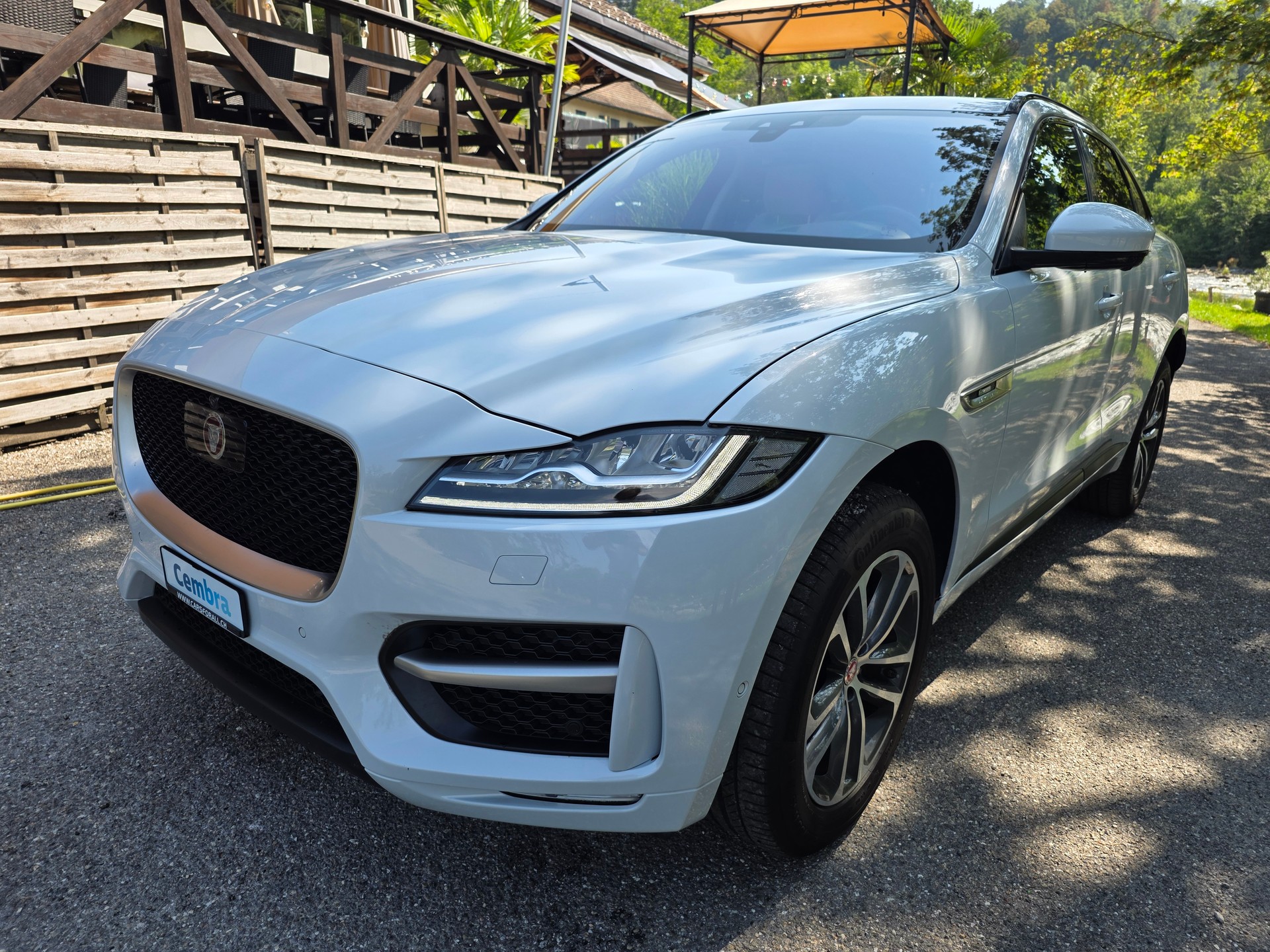 JAGUAR F-Pace 3.0 TD R-Sport AWD Automatik ☆☆☆ Inklusive frischer MFK ☆☆☆ AHK: 2'400kg ☆☆☆ Sommer- und Winterräder ☆☆☆-showroom-element-1