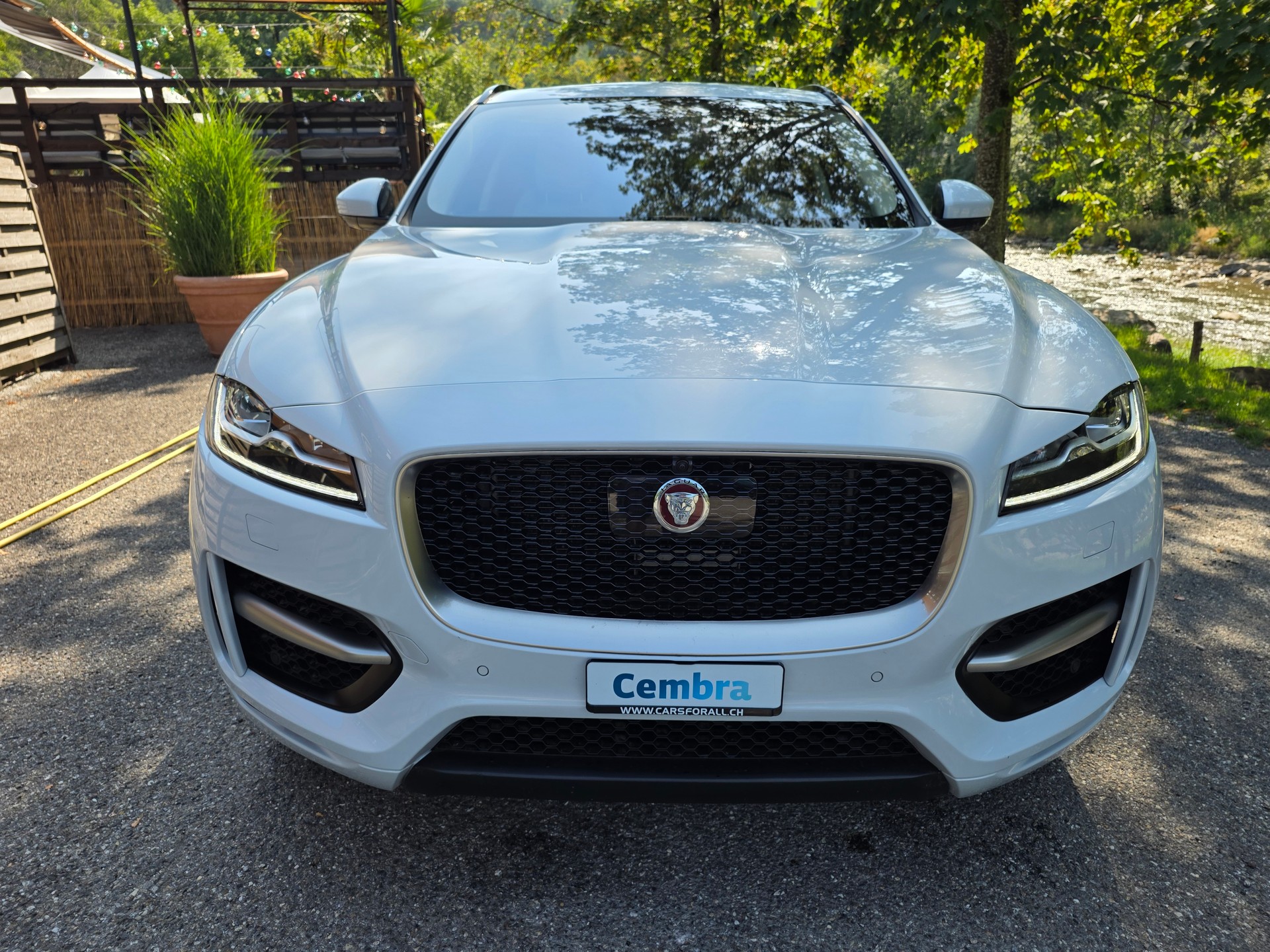 JAGUAR F-Pace 3.0 TD R-Sport AWD Automatik ☆☆☆ Inklusive frischer MFK ☆☆☆ AHK: 2'400kg ☆☆☆ Sommer- und Winterräder ☆☆☆-showroom-element-2