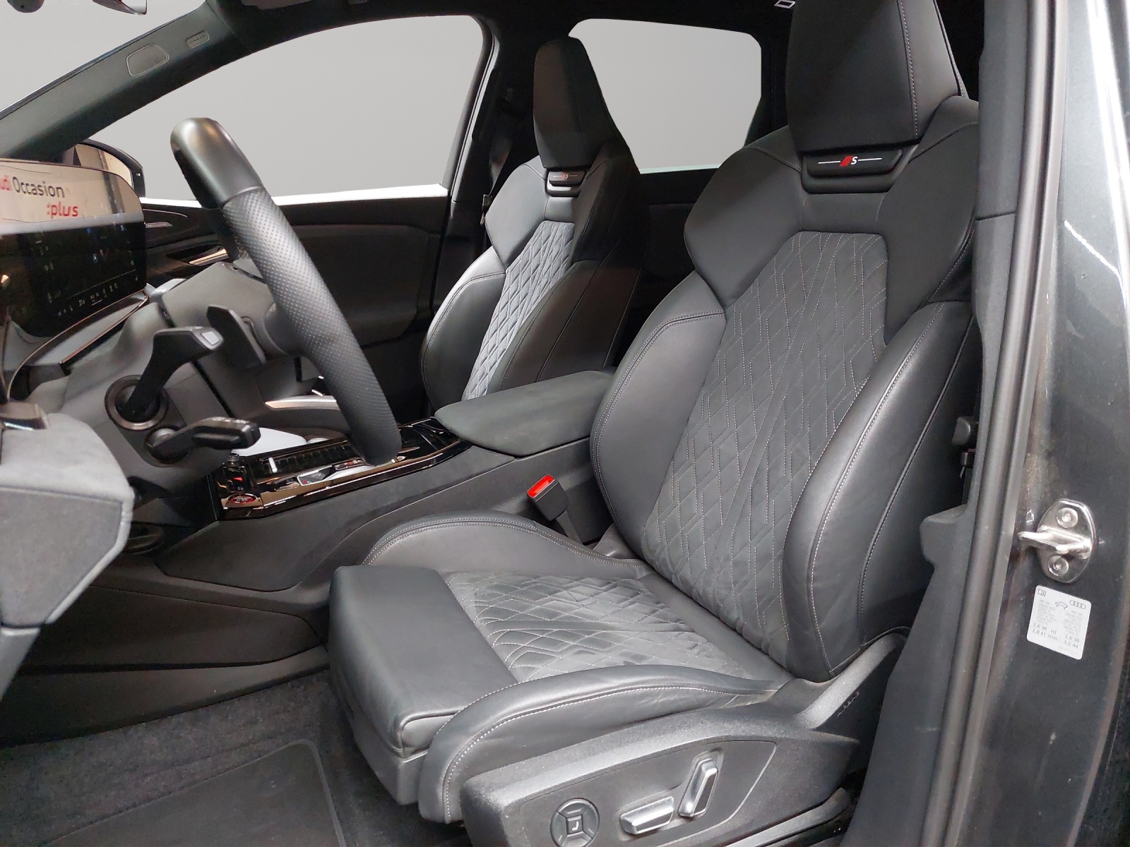 AUDI SQ6 e-tron quattro-image-5