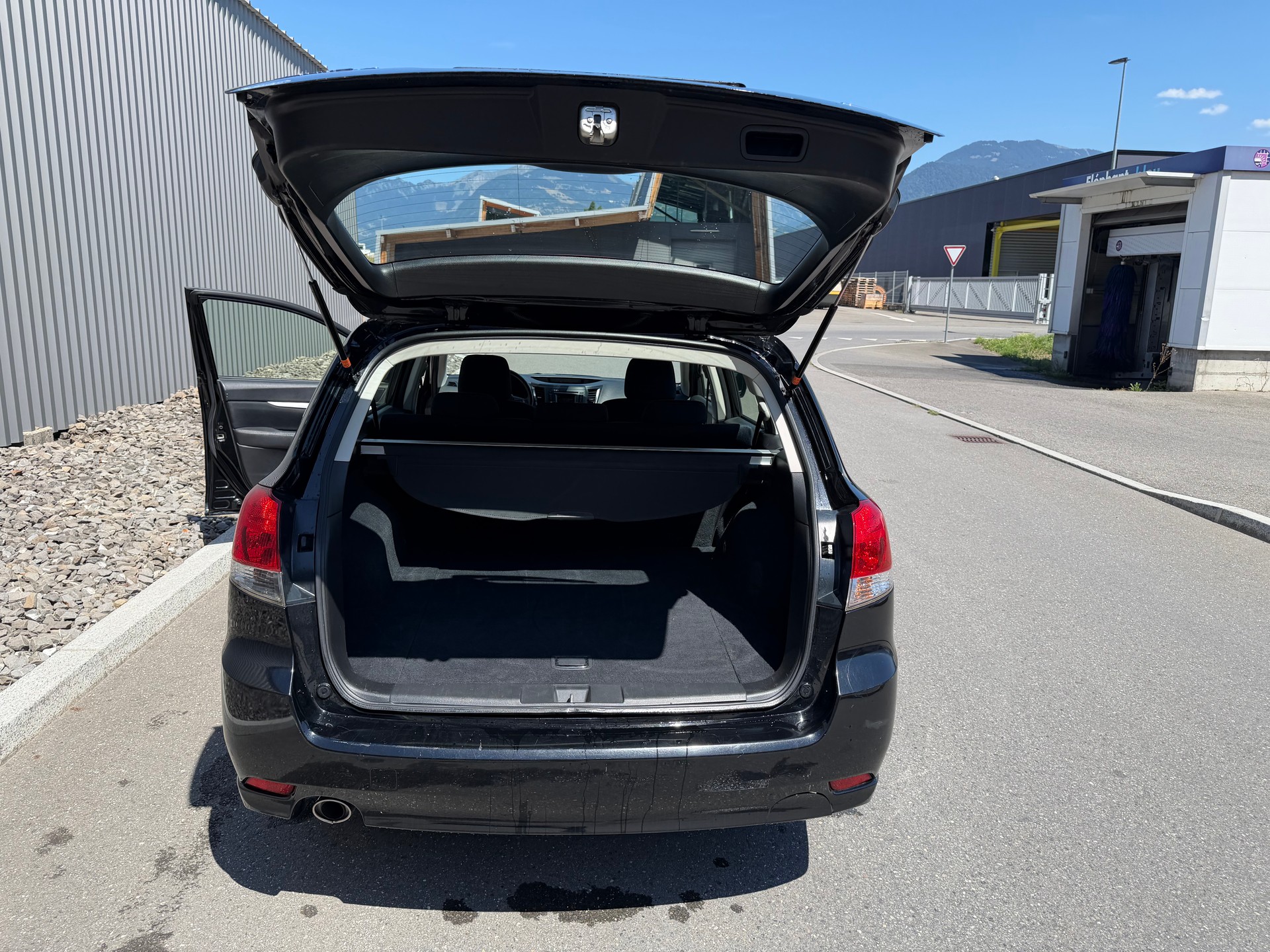 SUBARU Legacy 2.0D Swiss AWD-image-30
