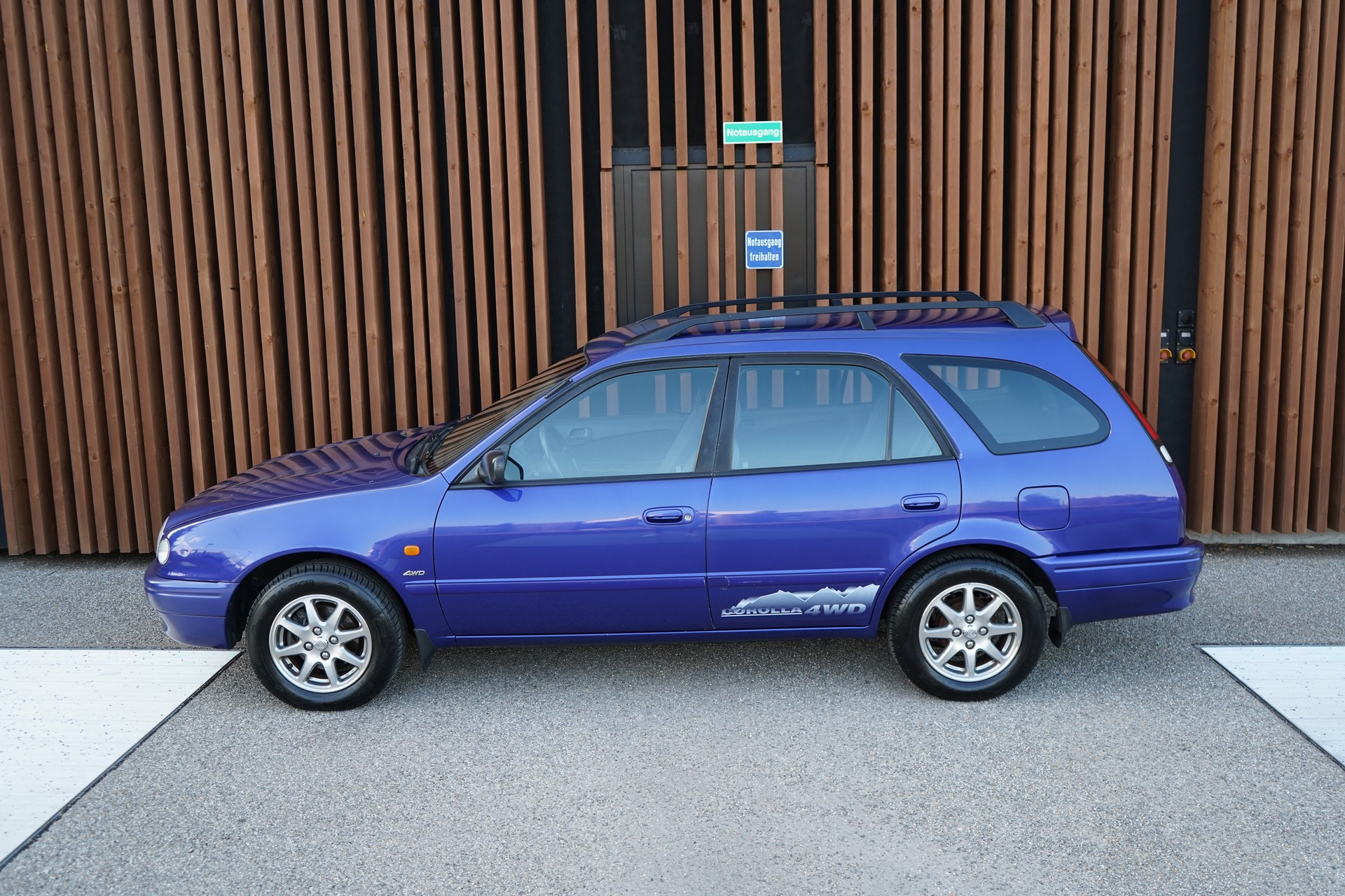 TOYOTA COROLLA SPORTSWAGON 1.8 LINEA TERRA PLUS 4WD l 110 PS-image-5