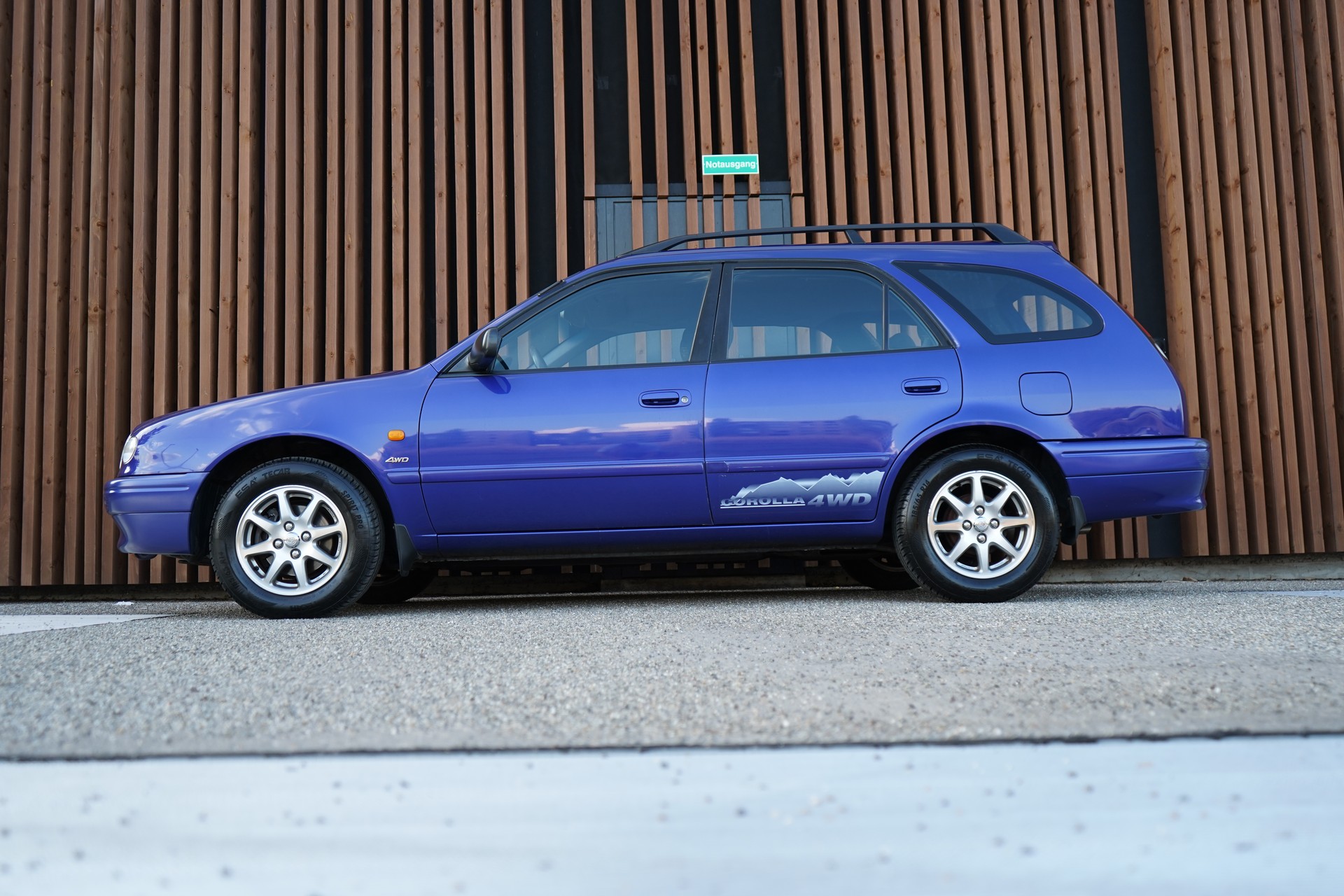 TOYOTA COROLLA SPORTSWAGON 1.8 LINEA TERRA PLUS 4WD l 110 PS-showroom-element-3