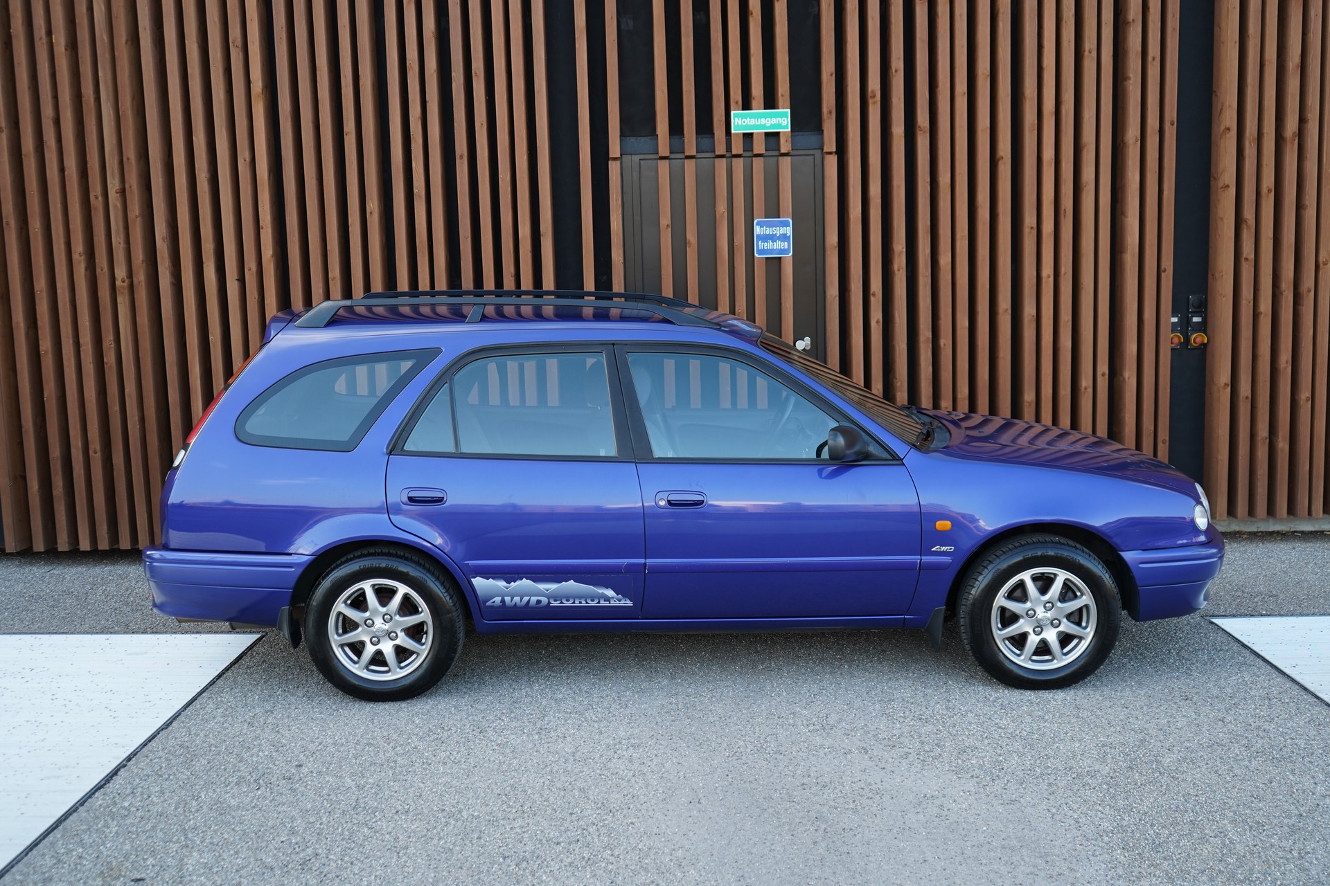 TOYOTA COROLLA SPORTSWAGON 1.8 LINEA TERRA PLUS 4WD l 110 PS-image-4