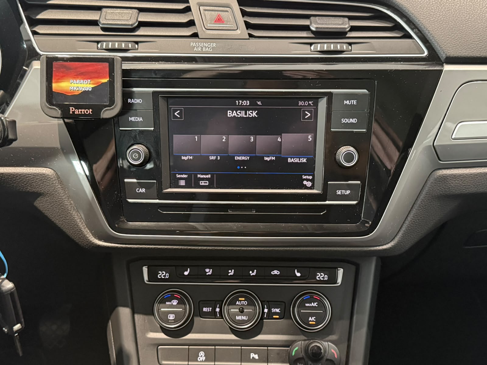 VW Touran 1.6 TDI BlueMotion Technology Trendline-image-13