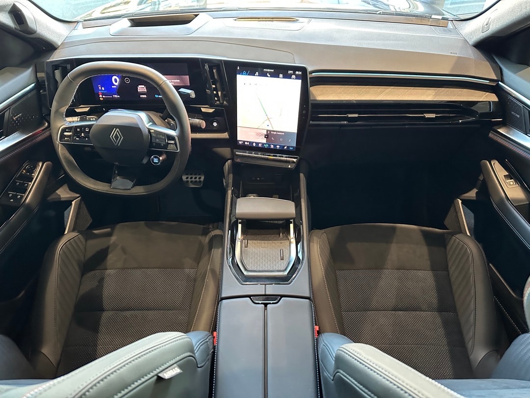 RENAULT Rafale 1.2 E-Tech Plug-in Hybrid 300 4x4 Atelier Alpine-image-10