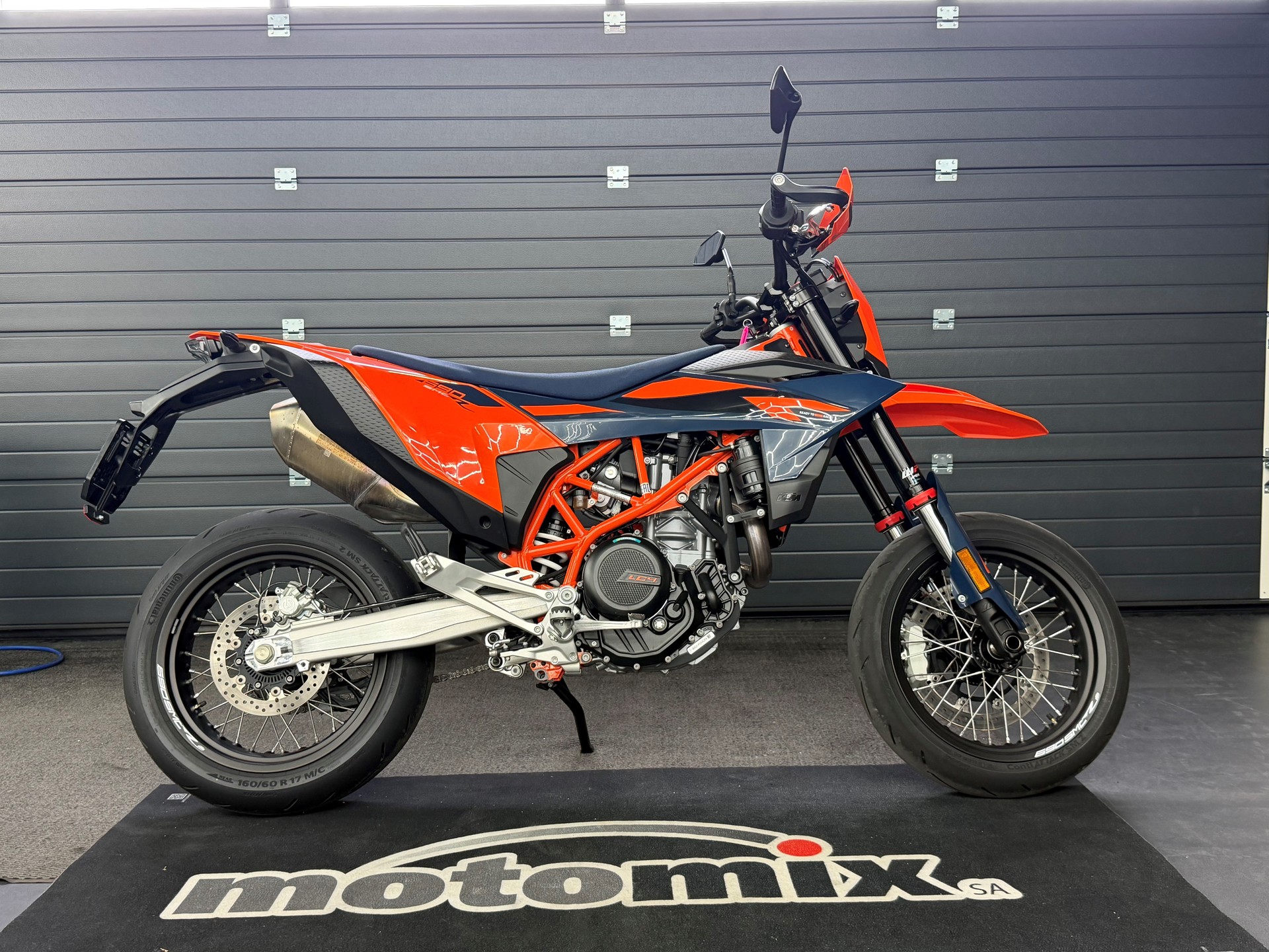 KTM 690 SMC R-image-2