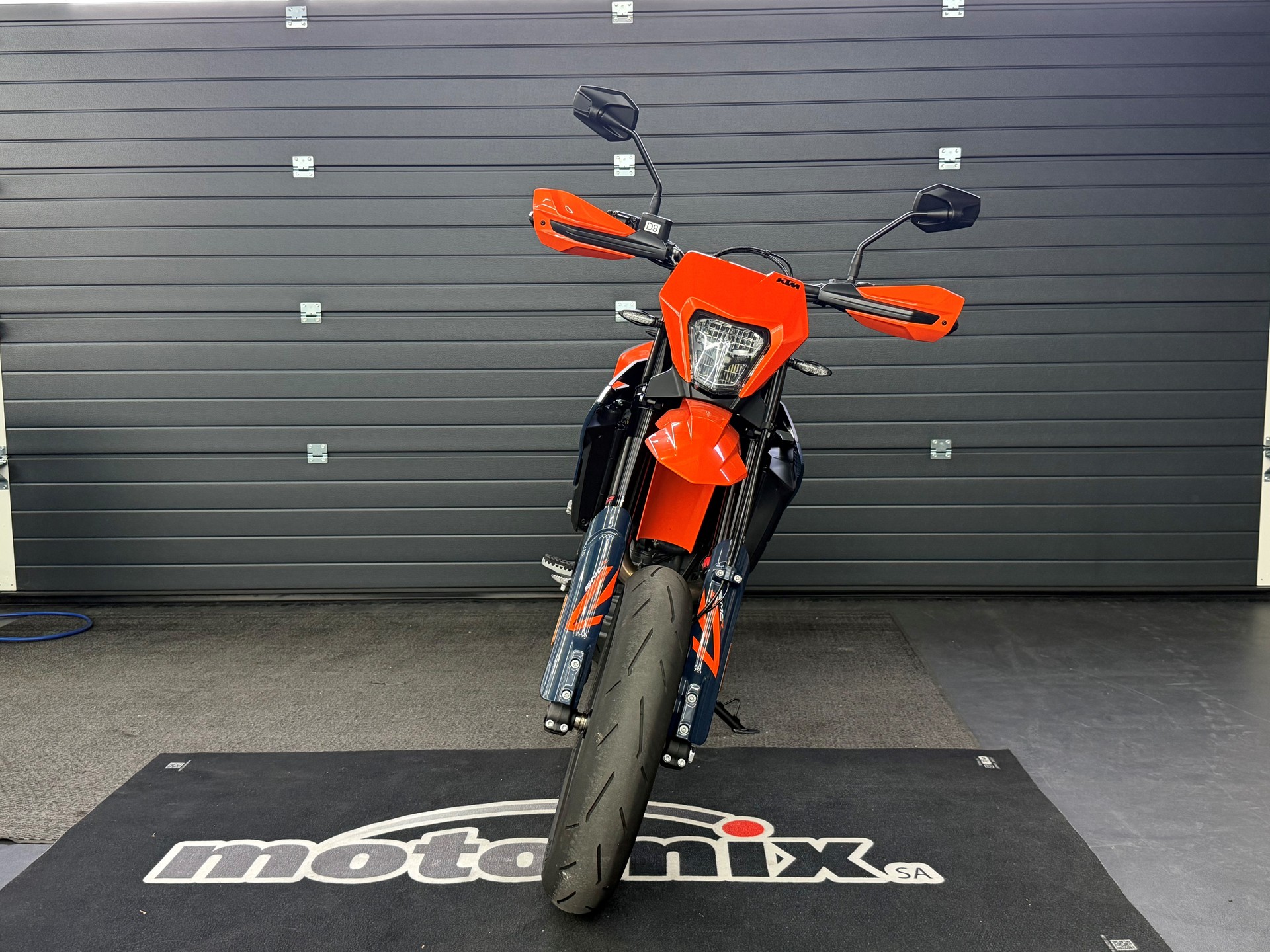 KTM 690 SMC R-image-1