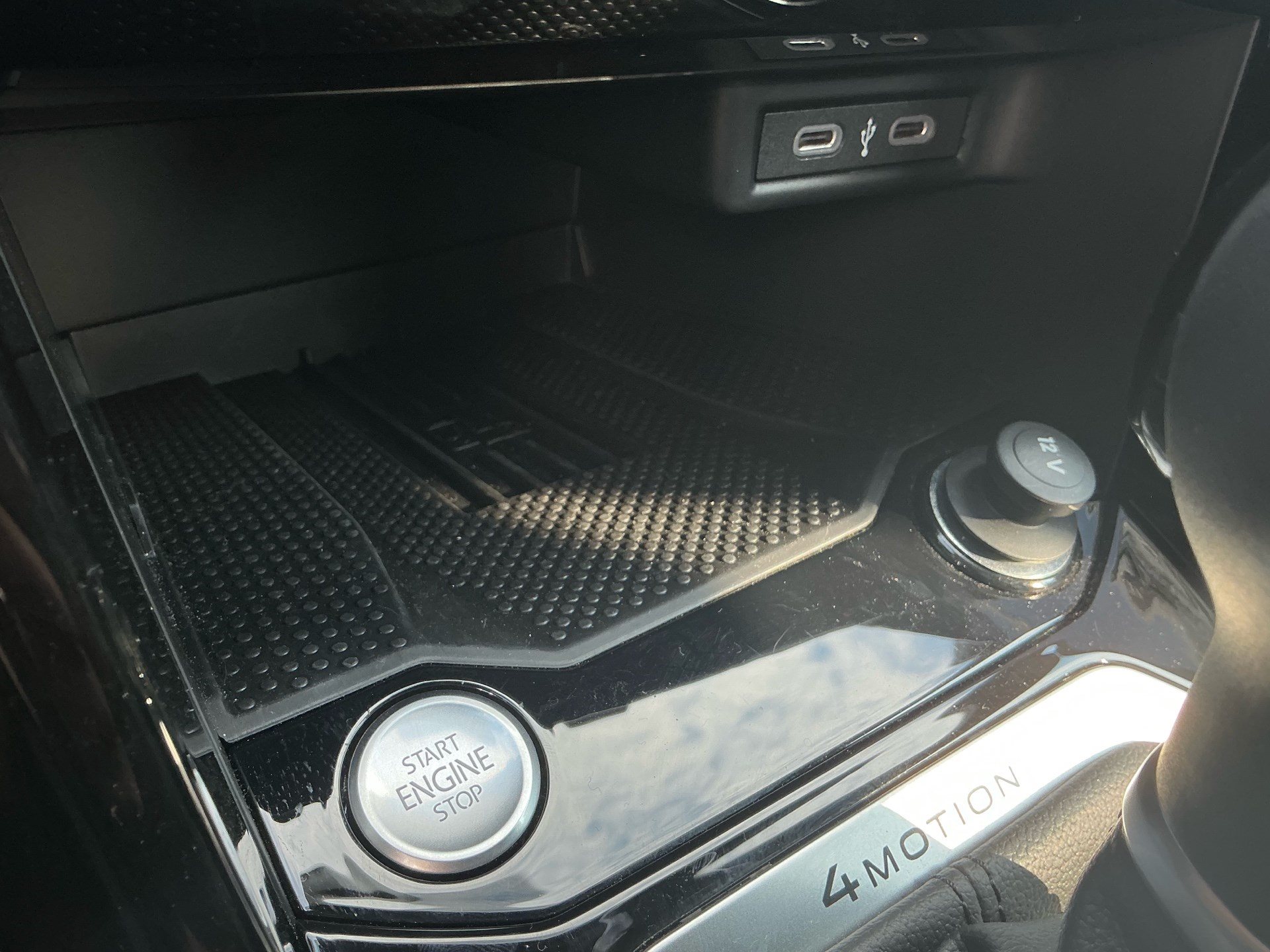 VW T-Roc R-Line 4Motion ***PANORAMADACH ***-image-24