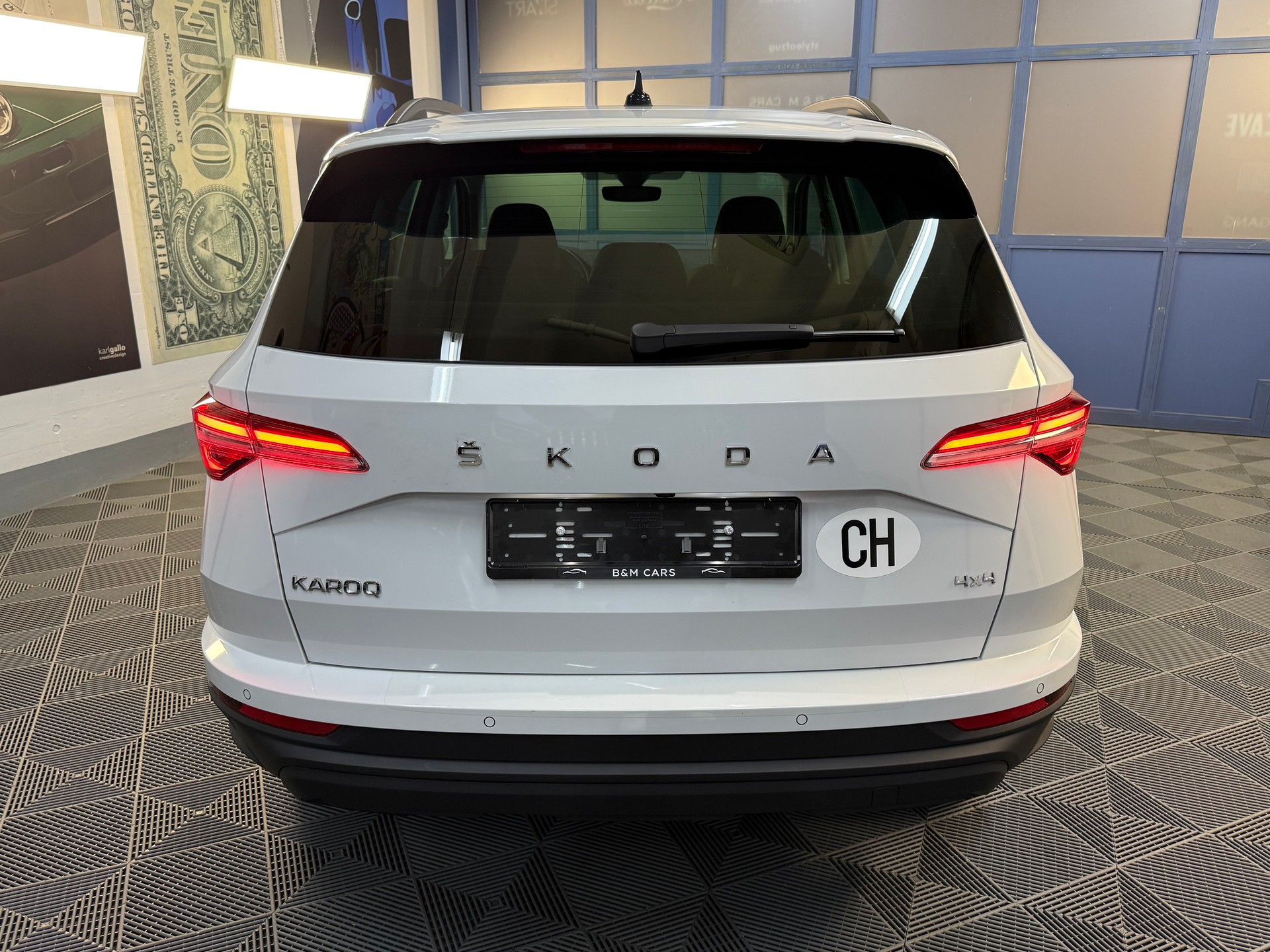 SKODA Karoq 2.0 TDI CR Style 4x4 DSG *CH* *Werksgarantie*-showroom-element-3