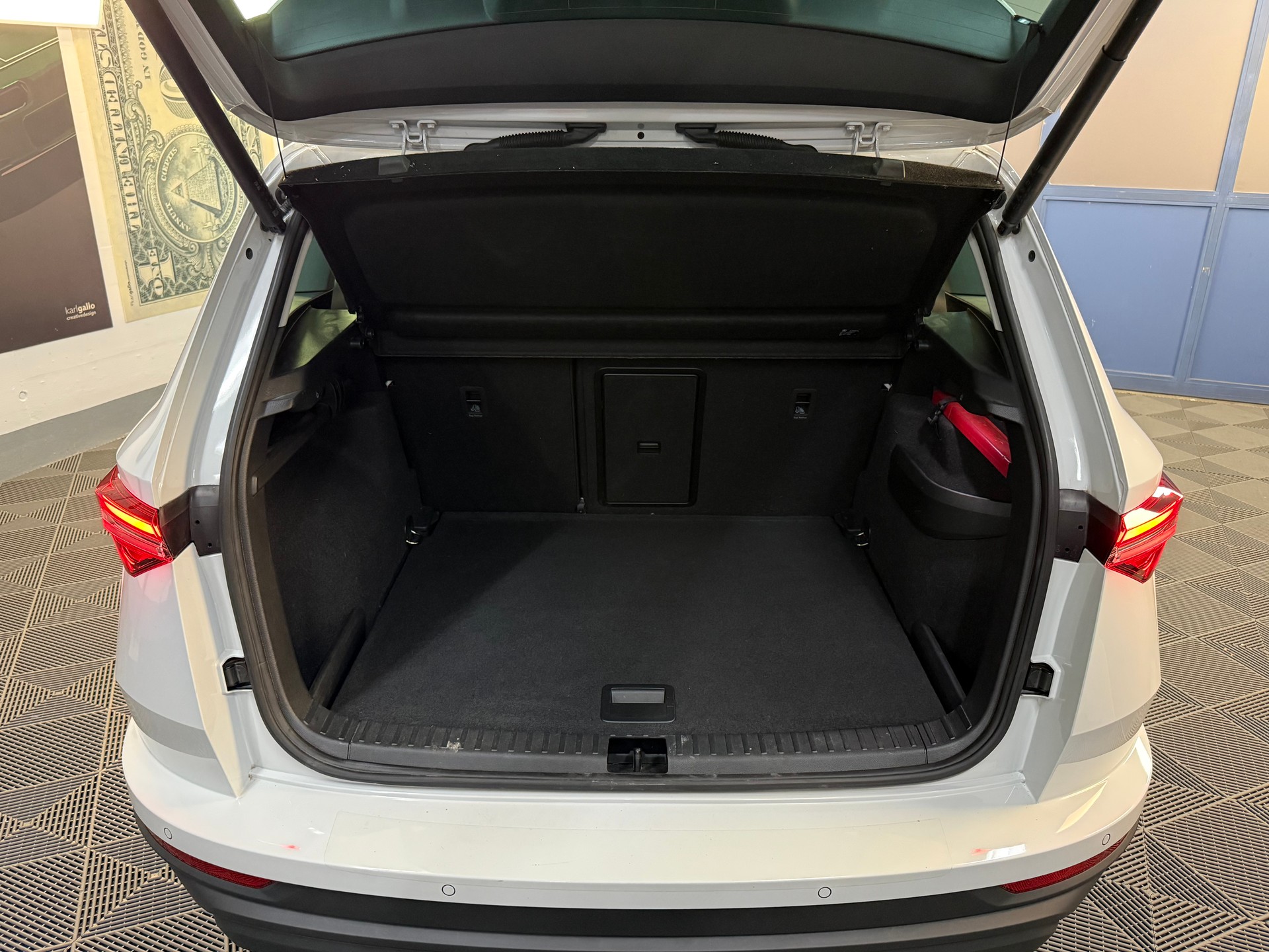 SKODA Karoq 2.0 TDI CR Style 4x4 DSG *CH* *Werksgarantie*-image-5