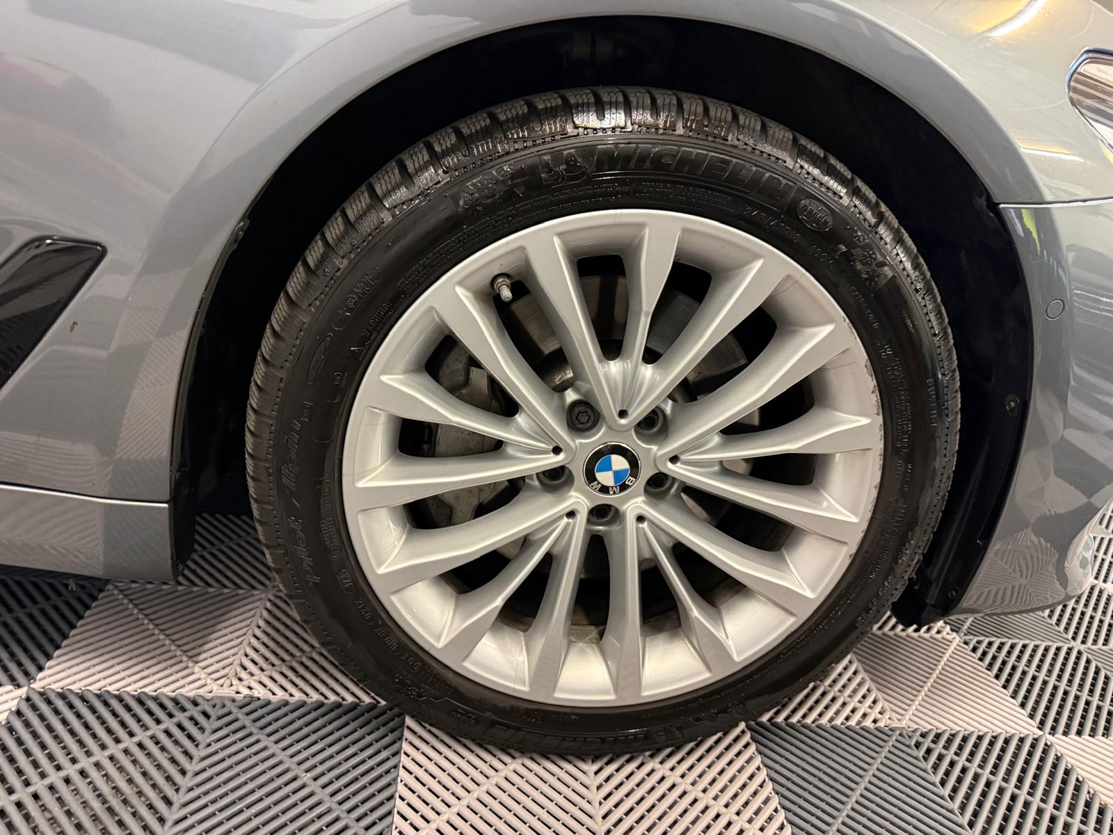 BMW 530d xDrive Touring Luxury Line Steptronic-image-31