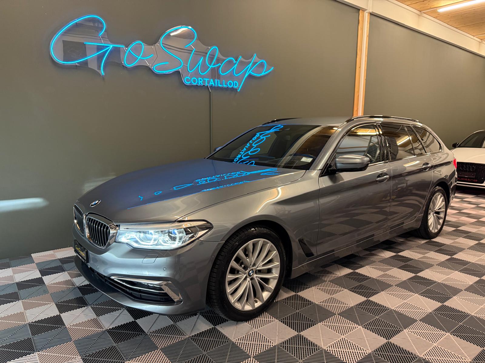 BMW 530d xDrive Touring Luxury Line Steptronic