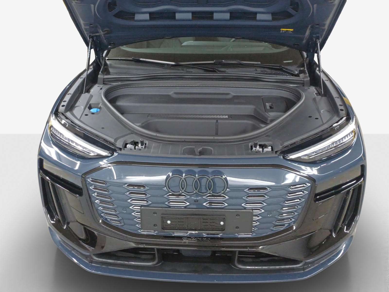 AUDI SQ6 e-tron quattro-image-15