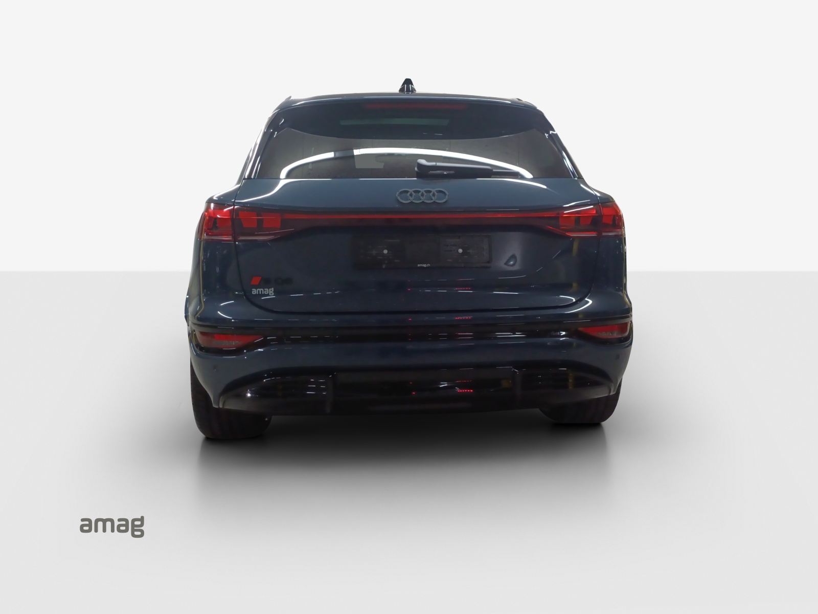 AUDI SQ6 e-tron quattro-showroom-element-3