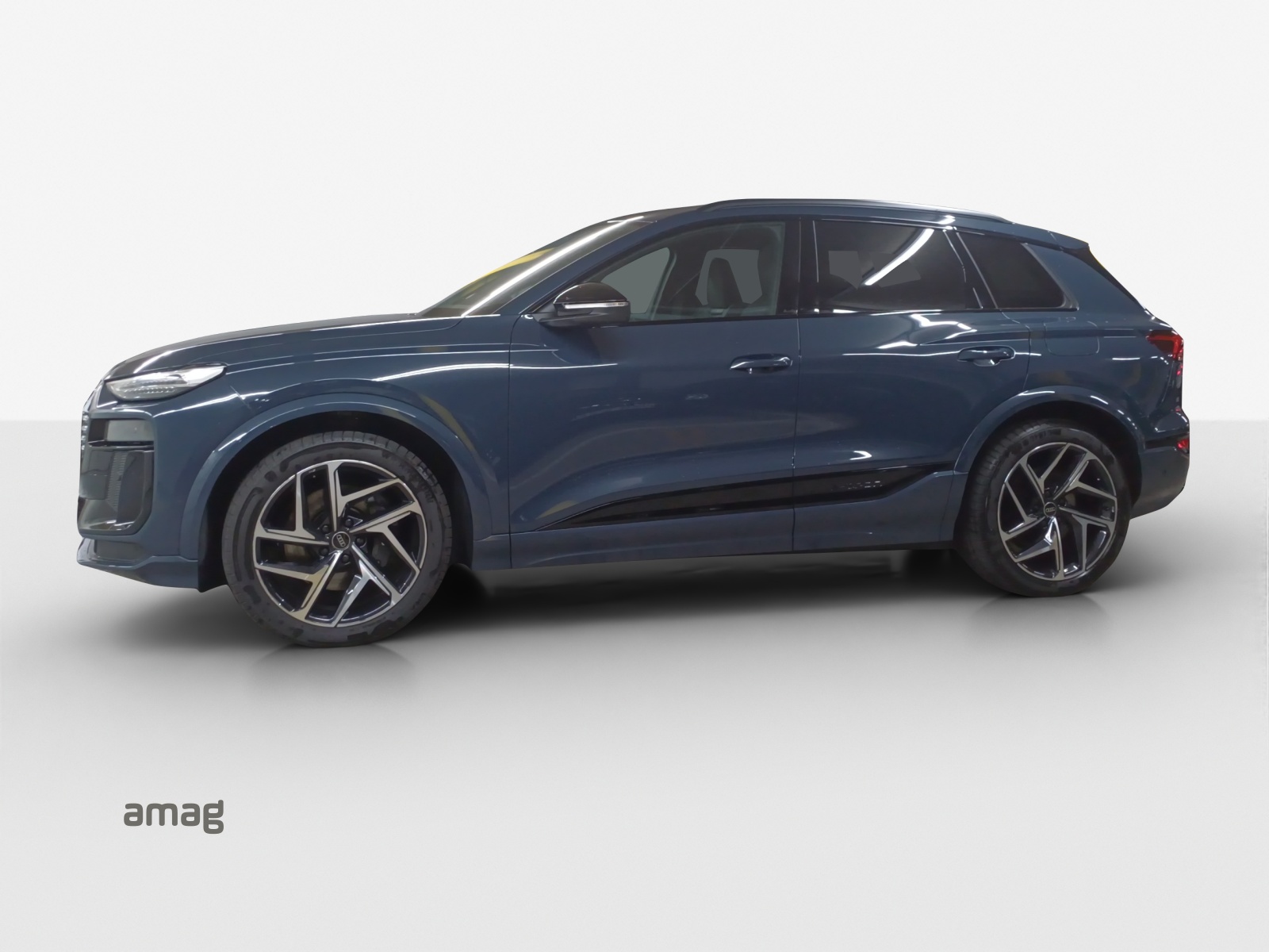 AUDI SQ6 e-tron quattro-showroom-element-1
