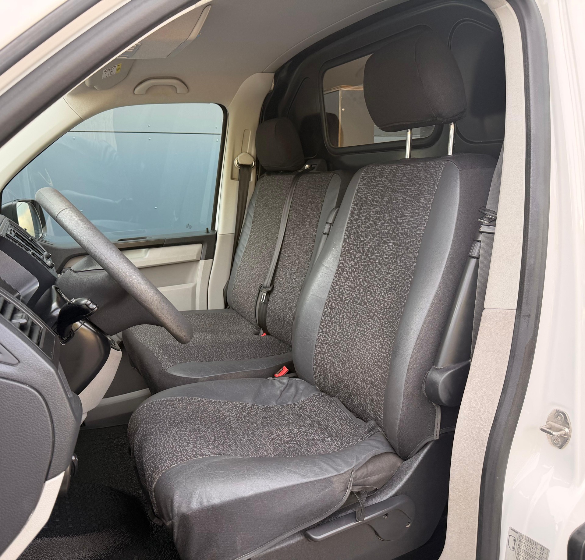 VW T6 2.0 TDI 4Motion DSG-image-6