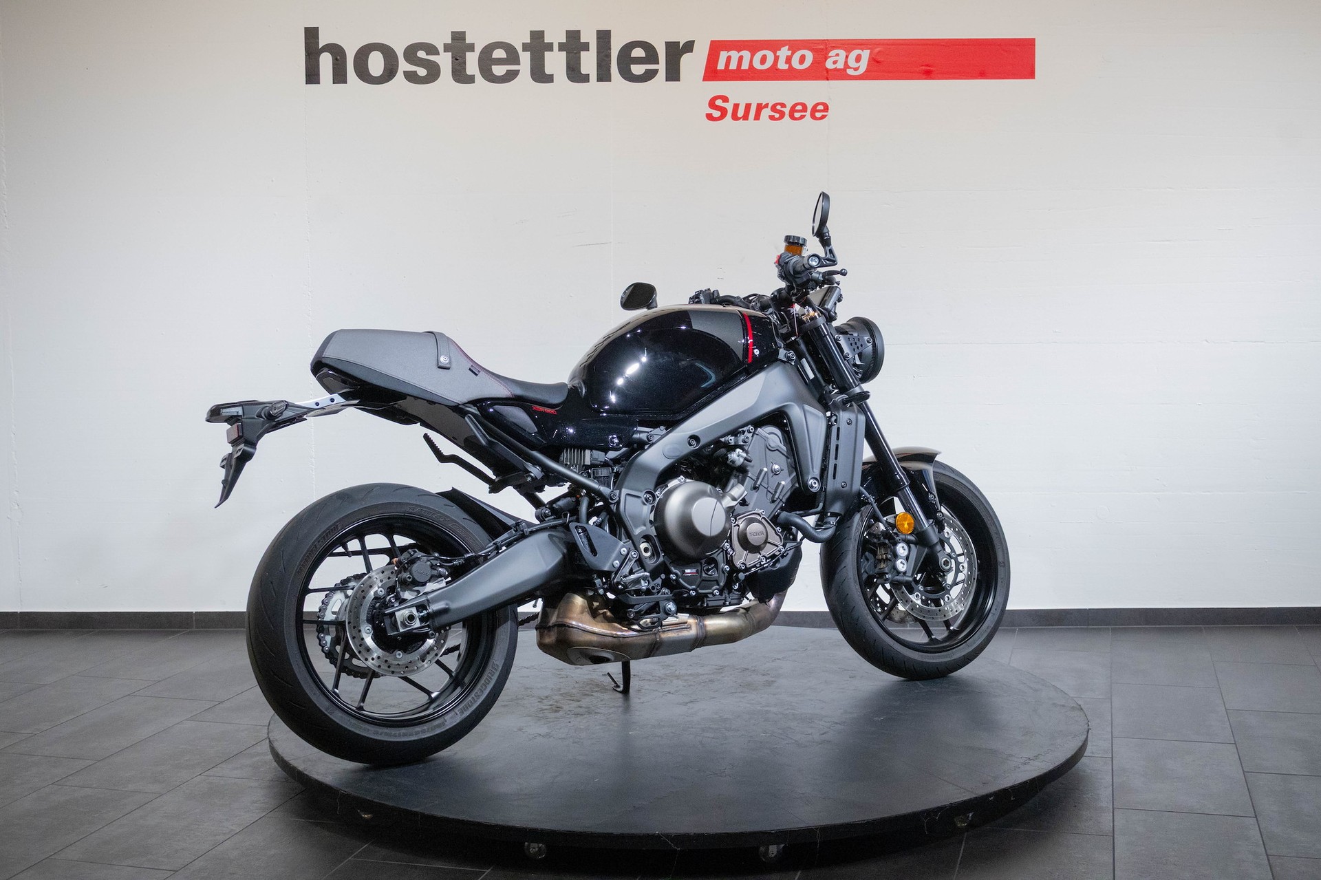 YAMAHA XSR 900-showroom-element-2