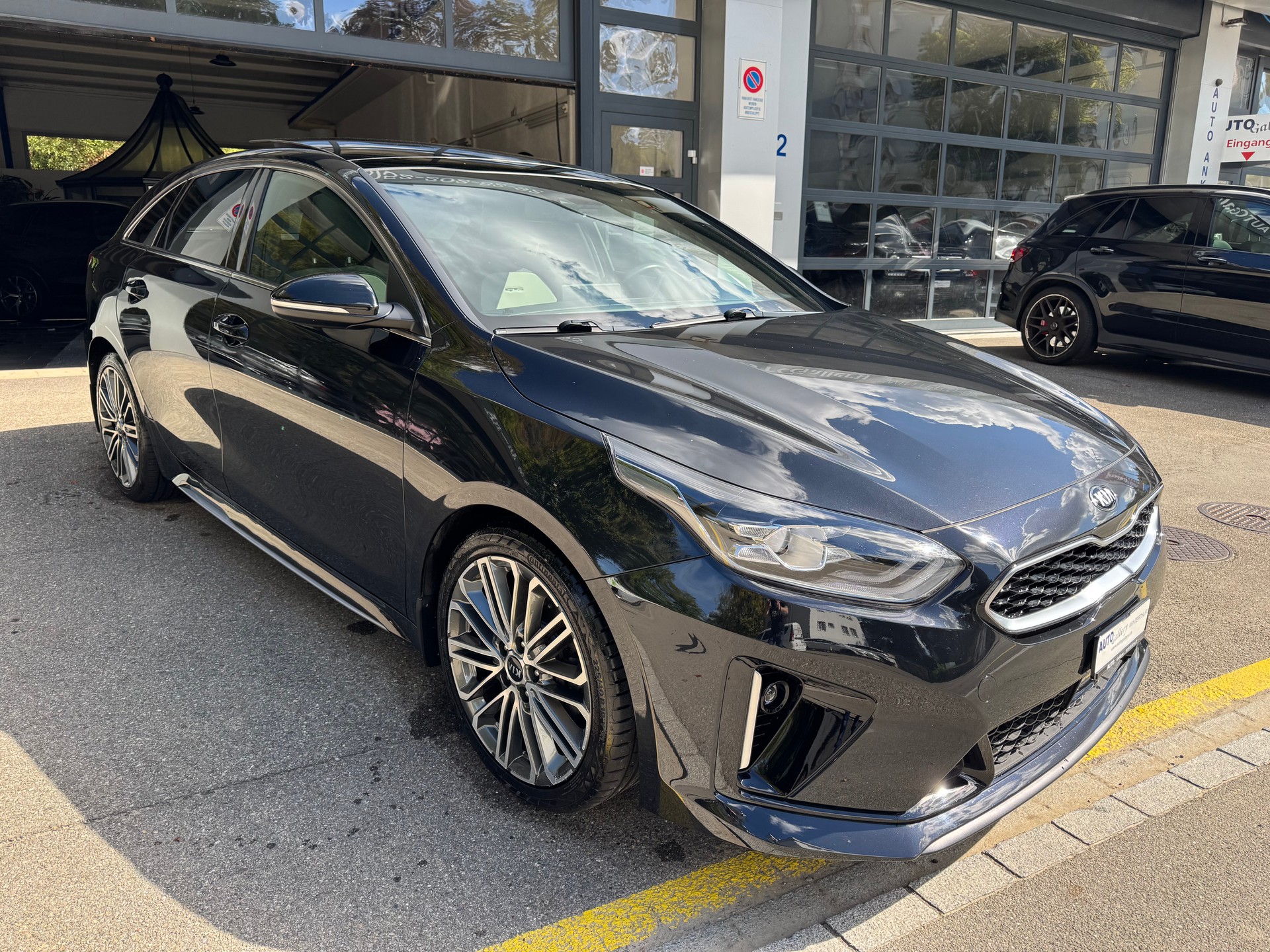 KIA ProCeed 1.4 T-GDi GT-Line DCT-showroom-element-1